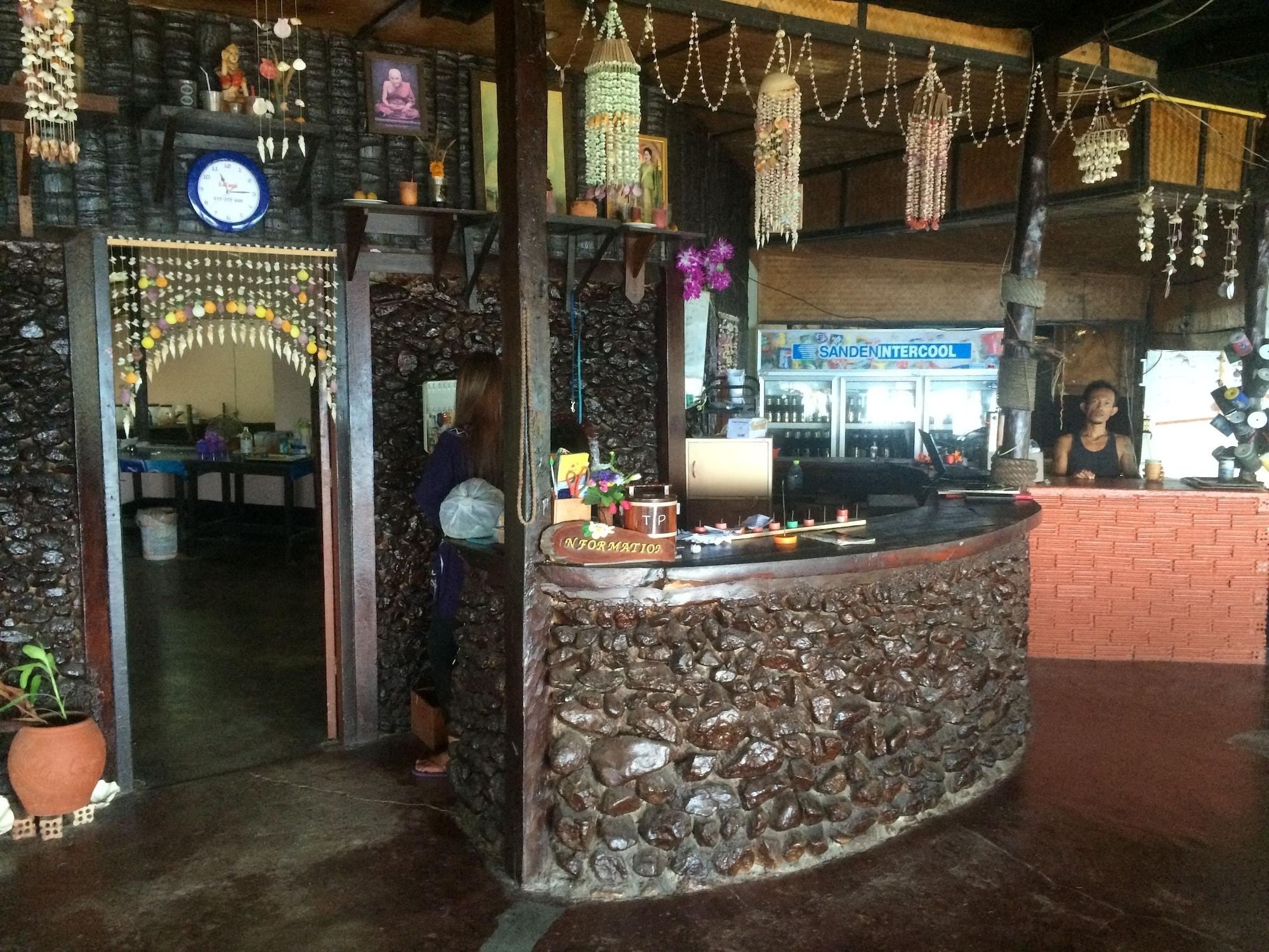 Vista Lobby Bottle Beach 2 Bungalows