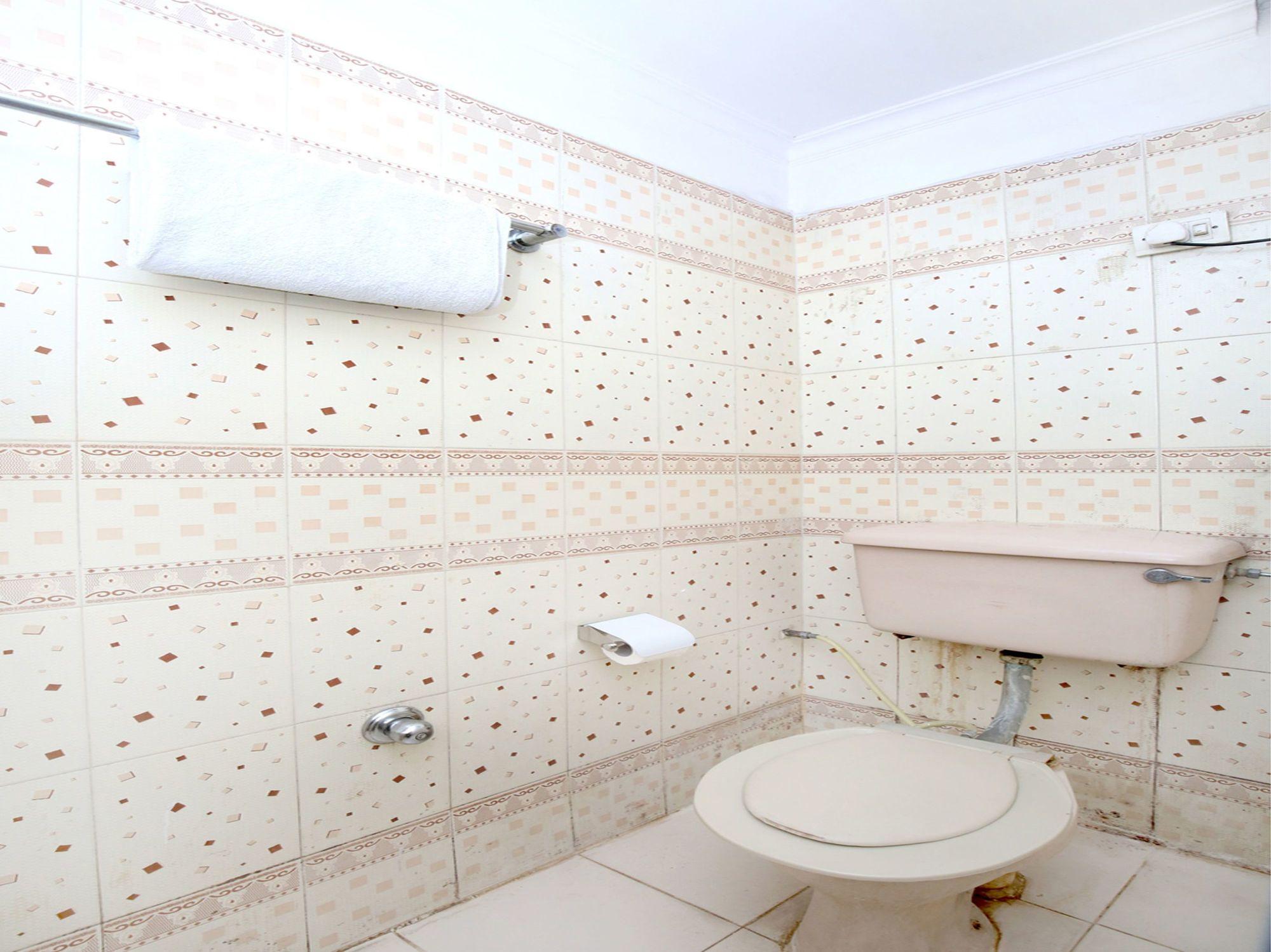 Equipamiento de Habitación OYO 11371 Hotel M&V