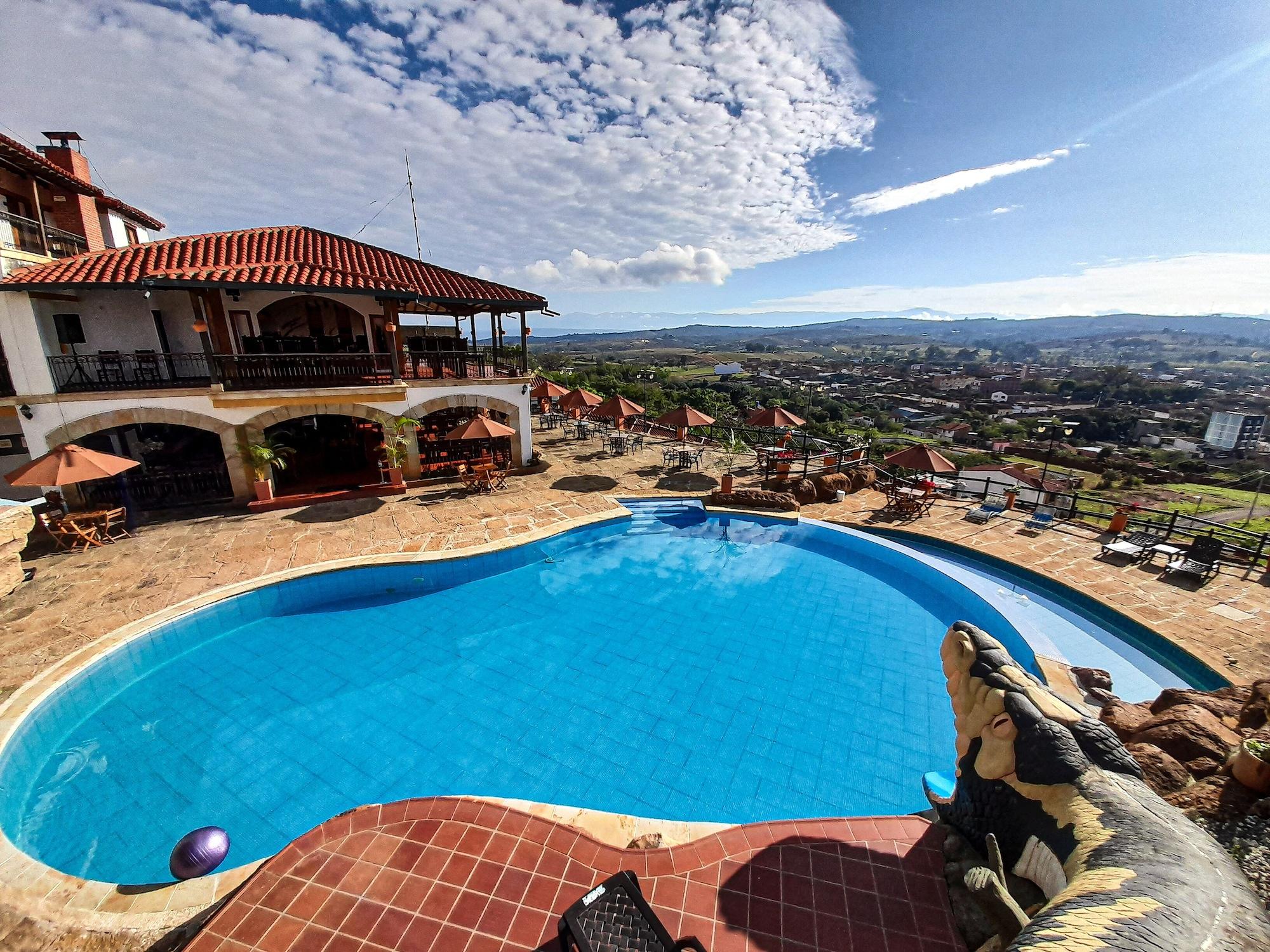 Varios Hotel Las Rocas Resort