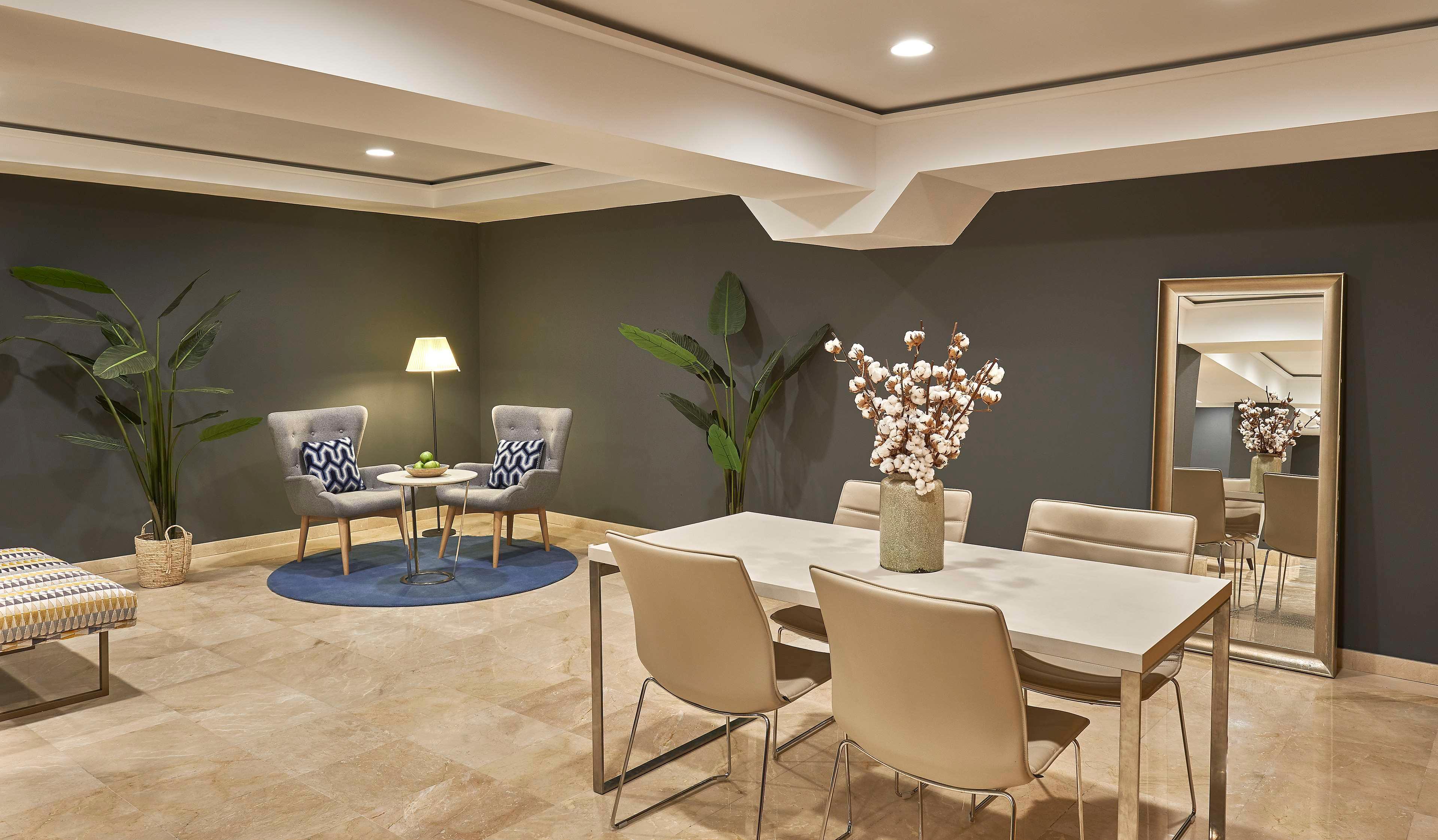 Vista Lobby NH Madrid Balboa