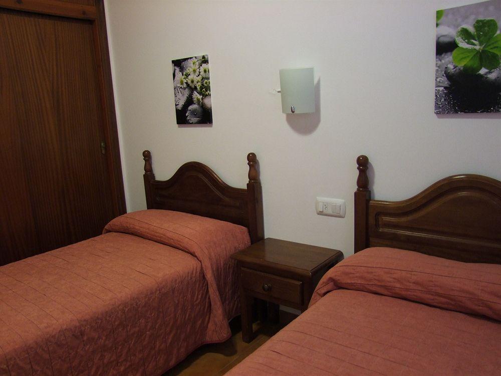 Varios Hostal Restaurante La Isla S.L.