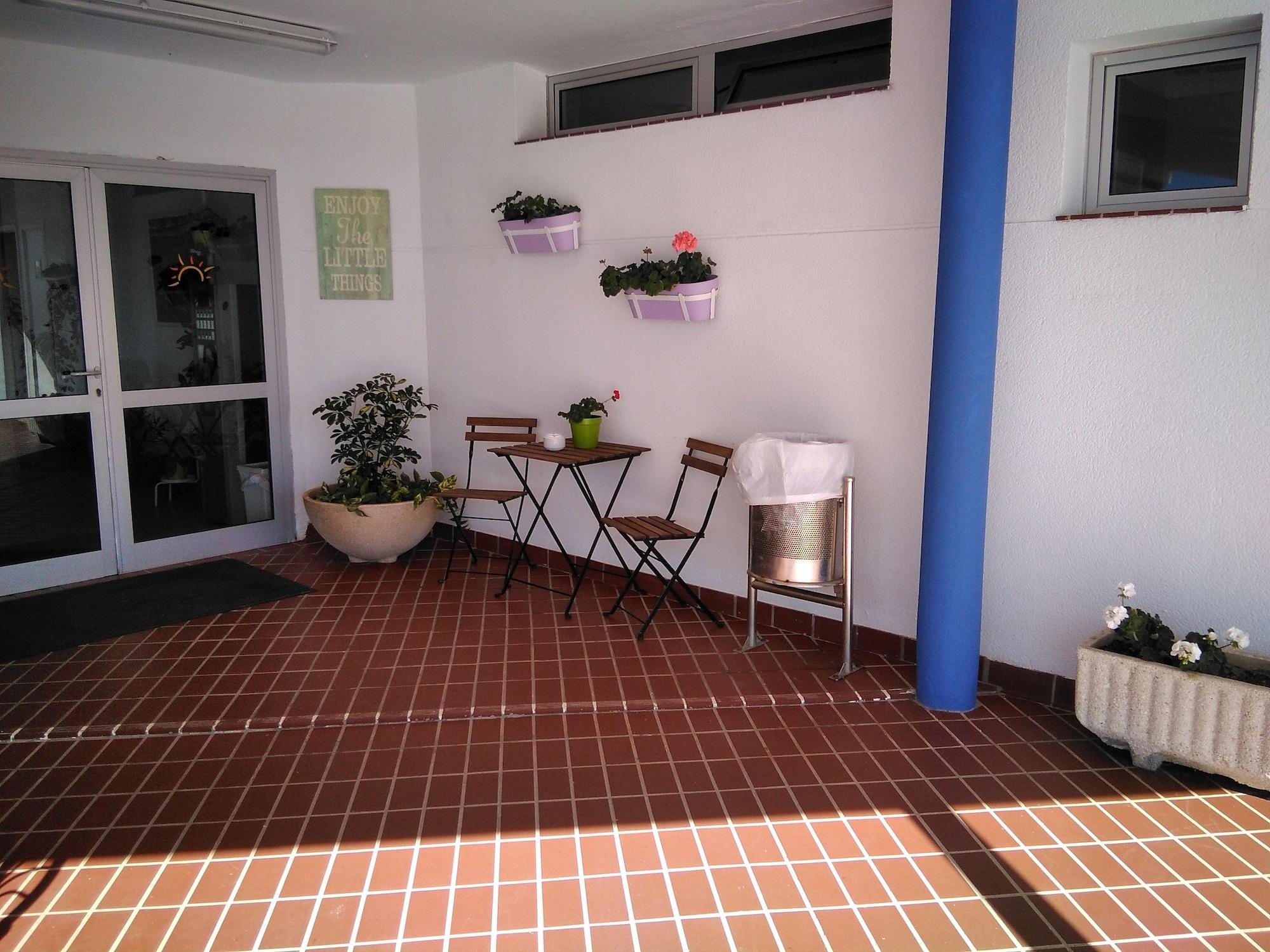 Vista Exterior CIW Hostel