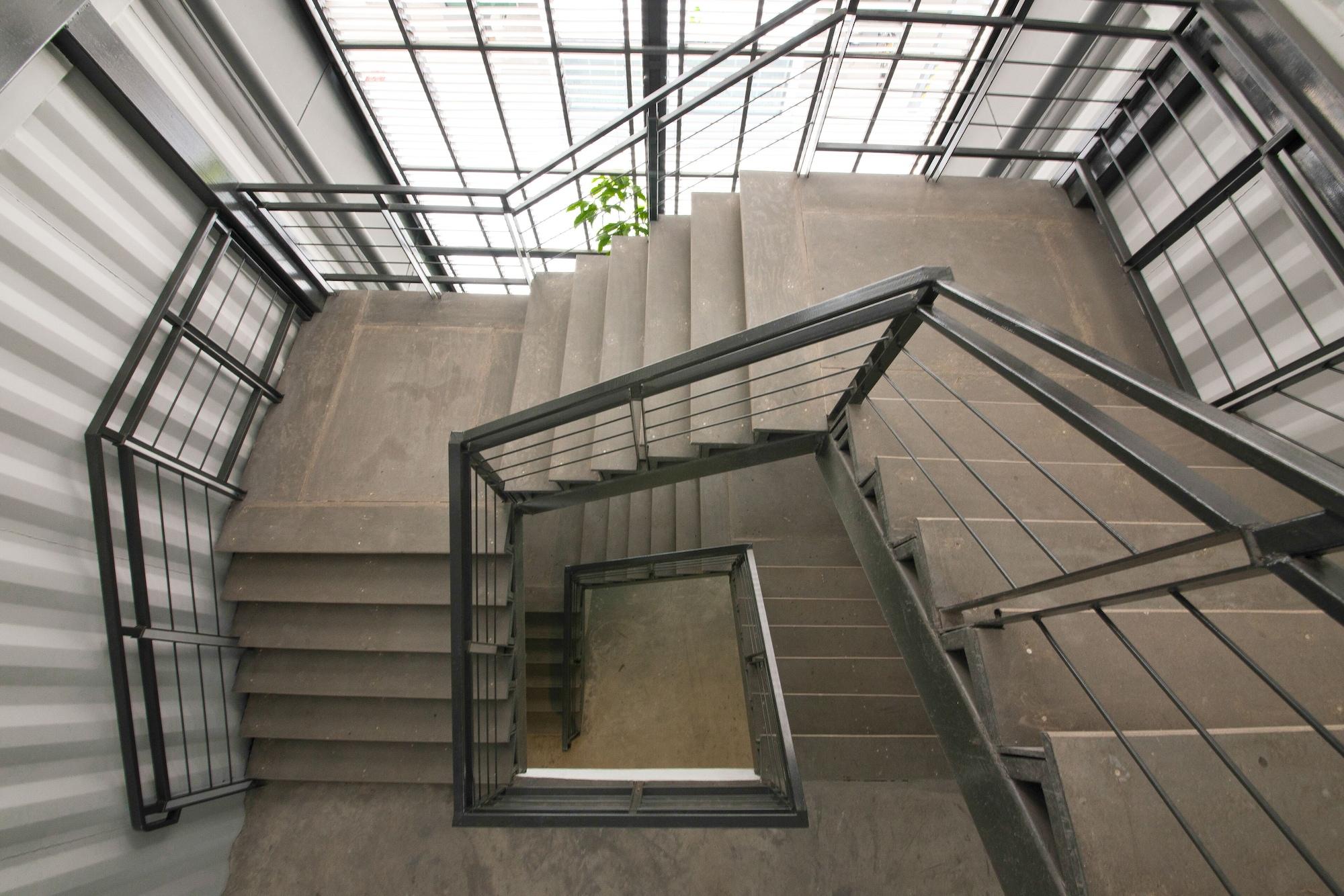Varios The Box Residence