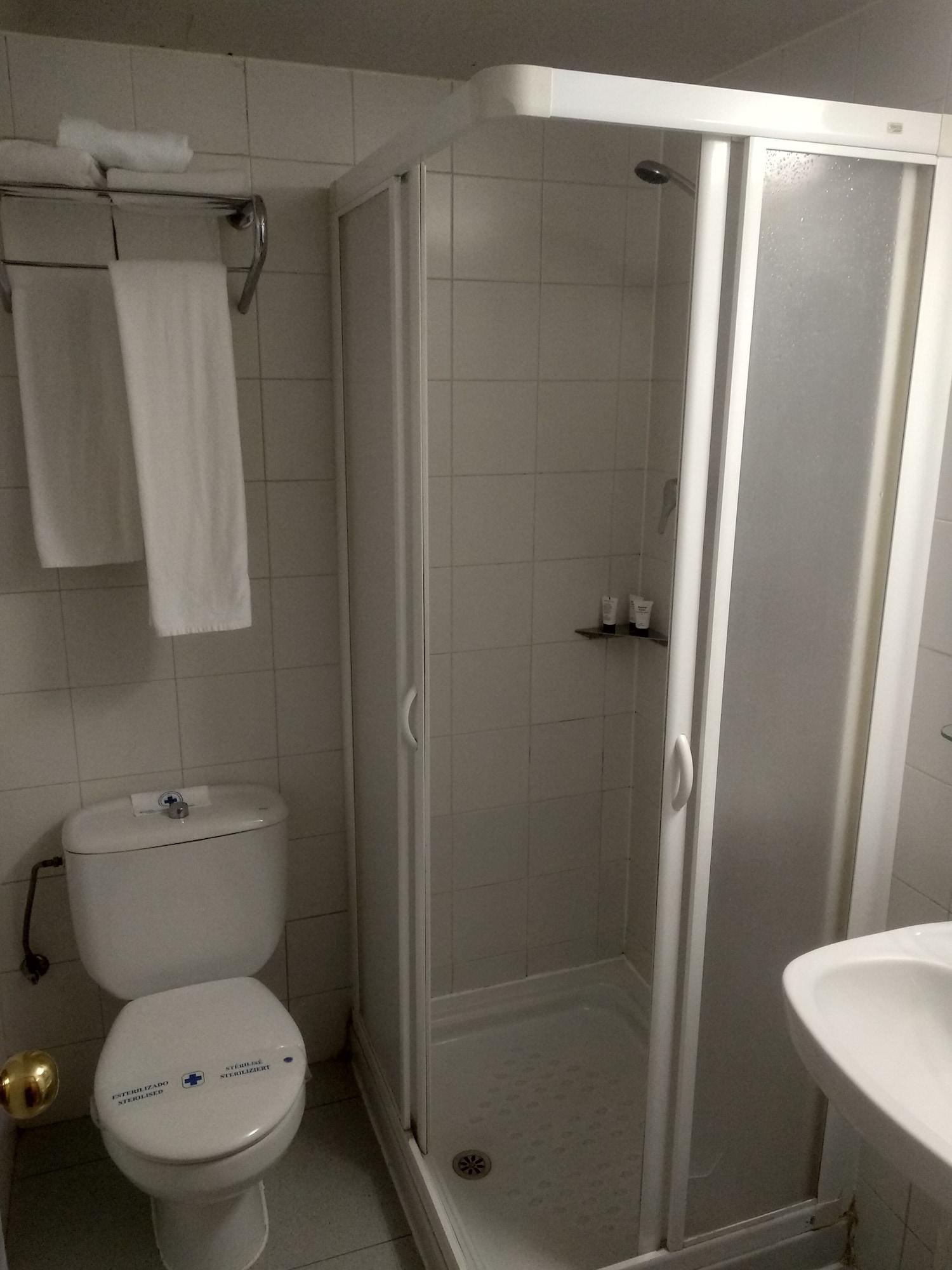 Equipamiento de Habitación Hostal Lami
