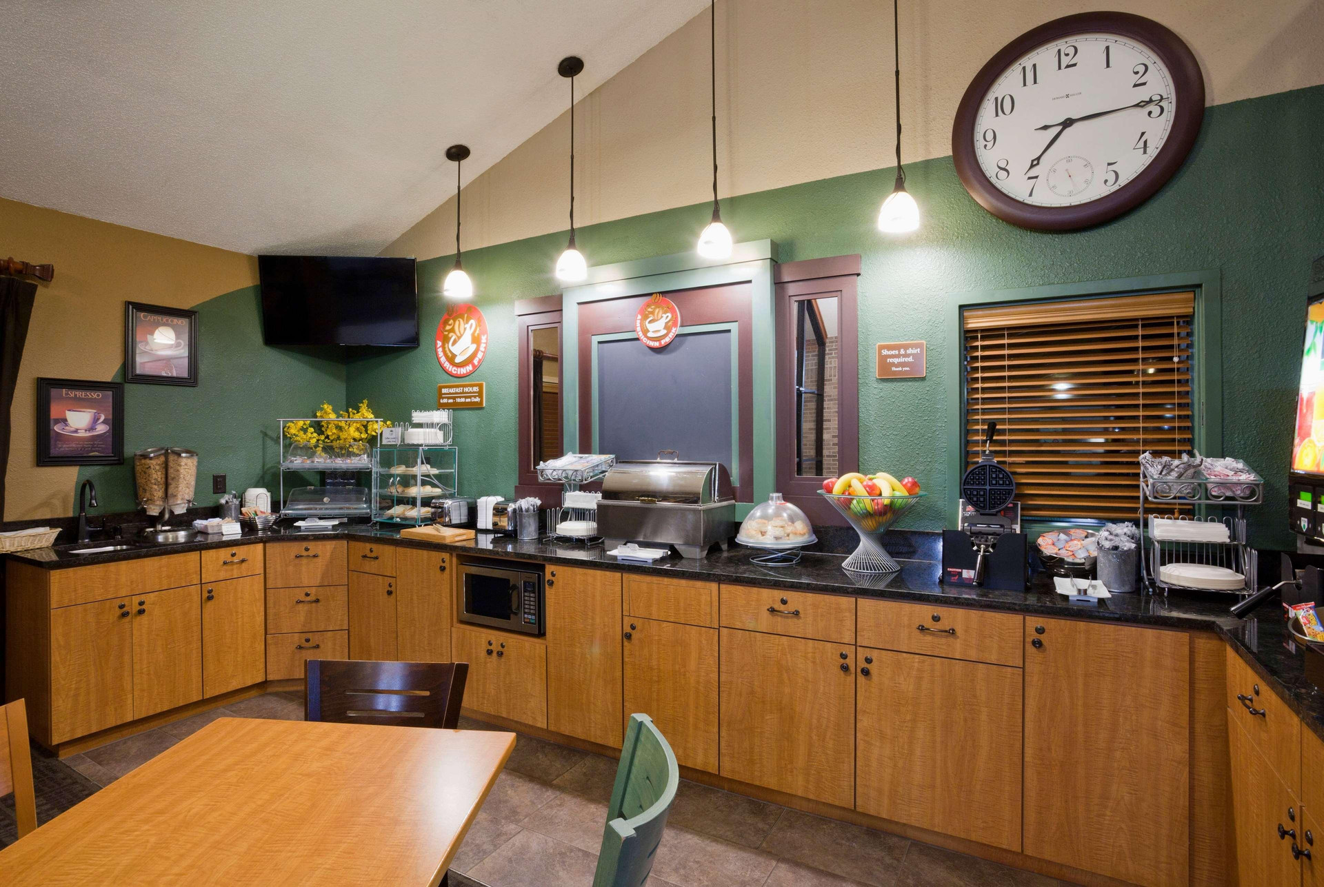 Restaurant AmericInn by Wyndham Osceola