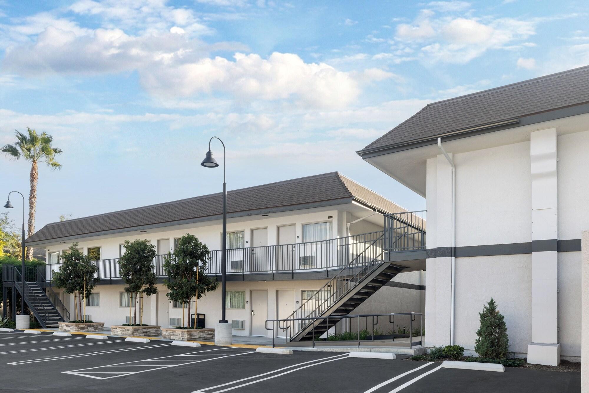 Vista Exterior Orange Grove Inn