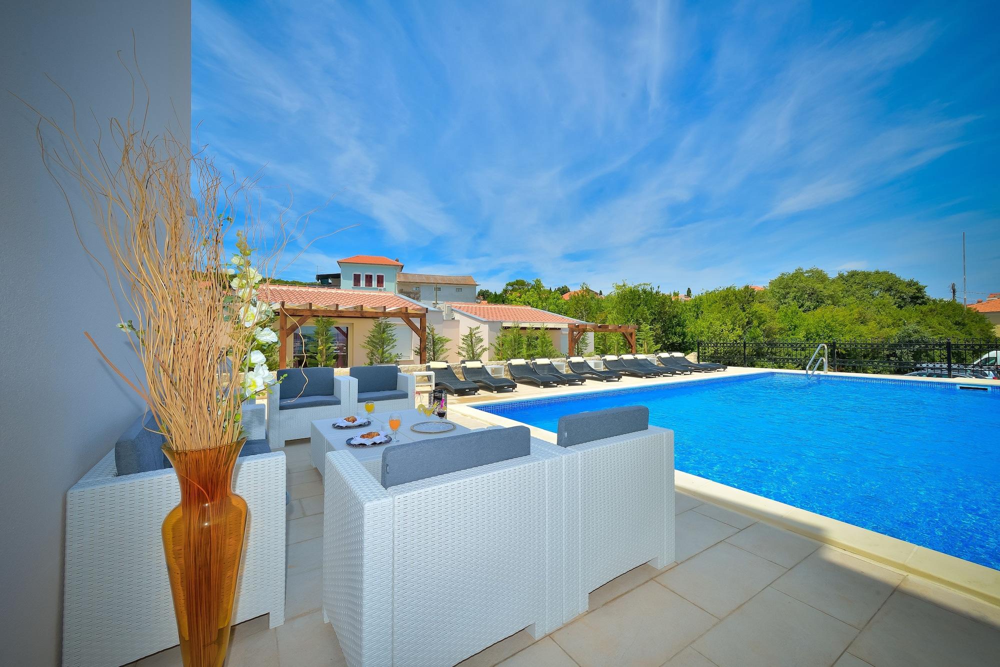 Vista Piscina Vile Dalmacija