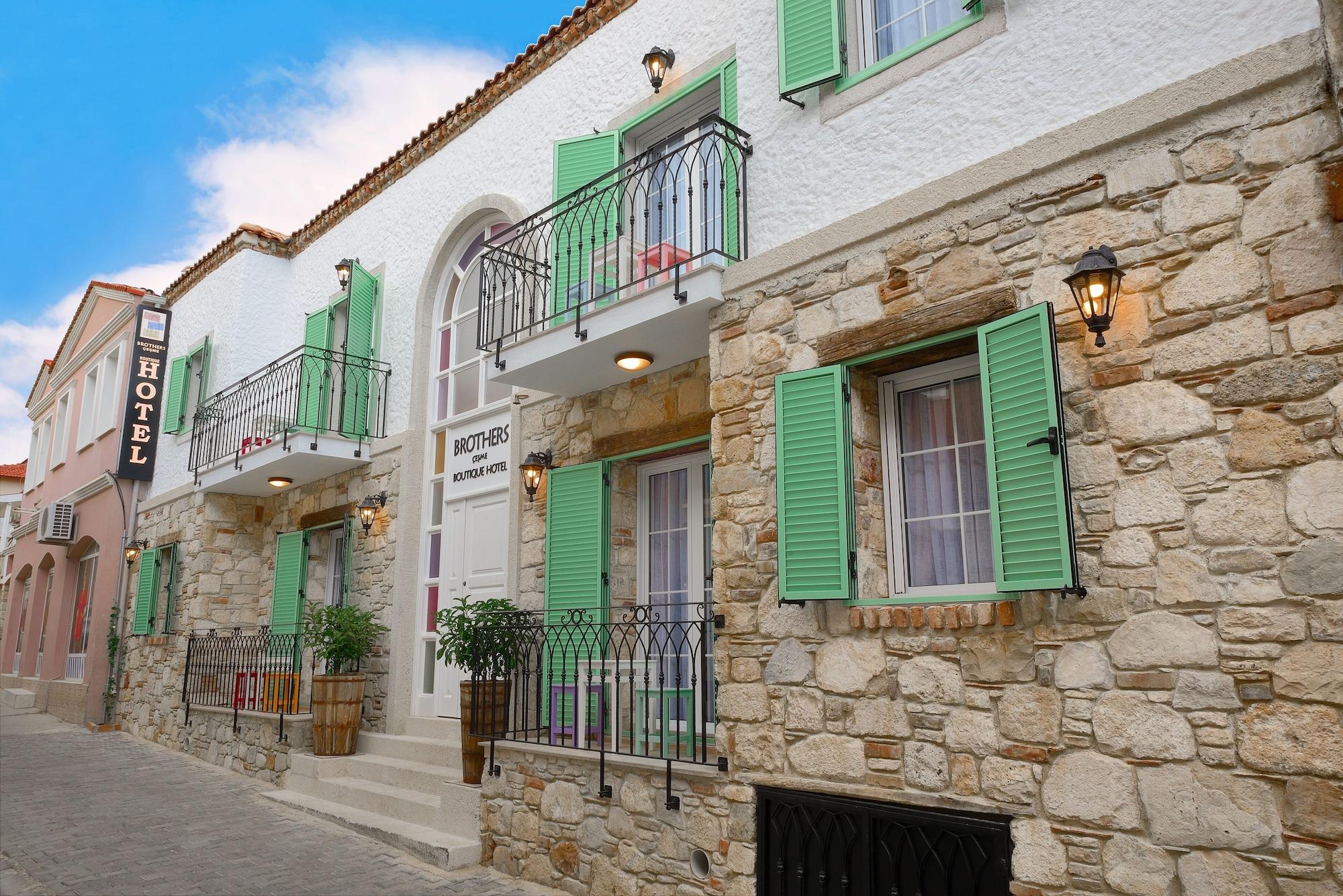 Vista Exterior Brothers Cesme Hotel