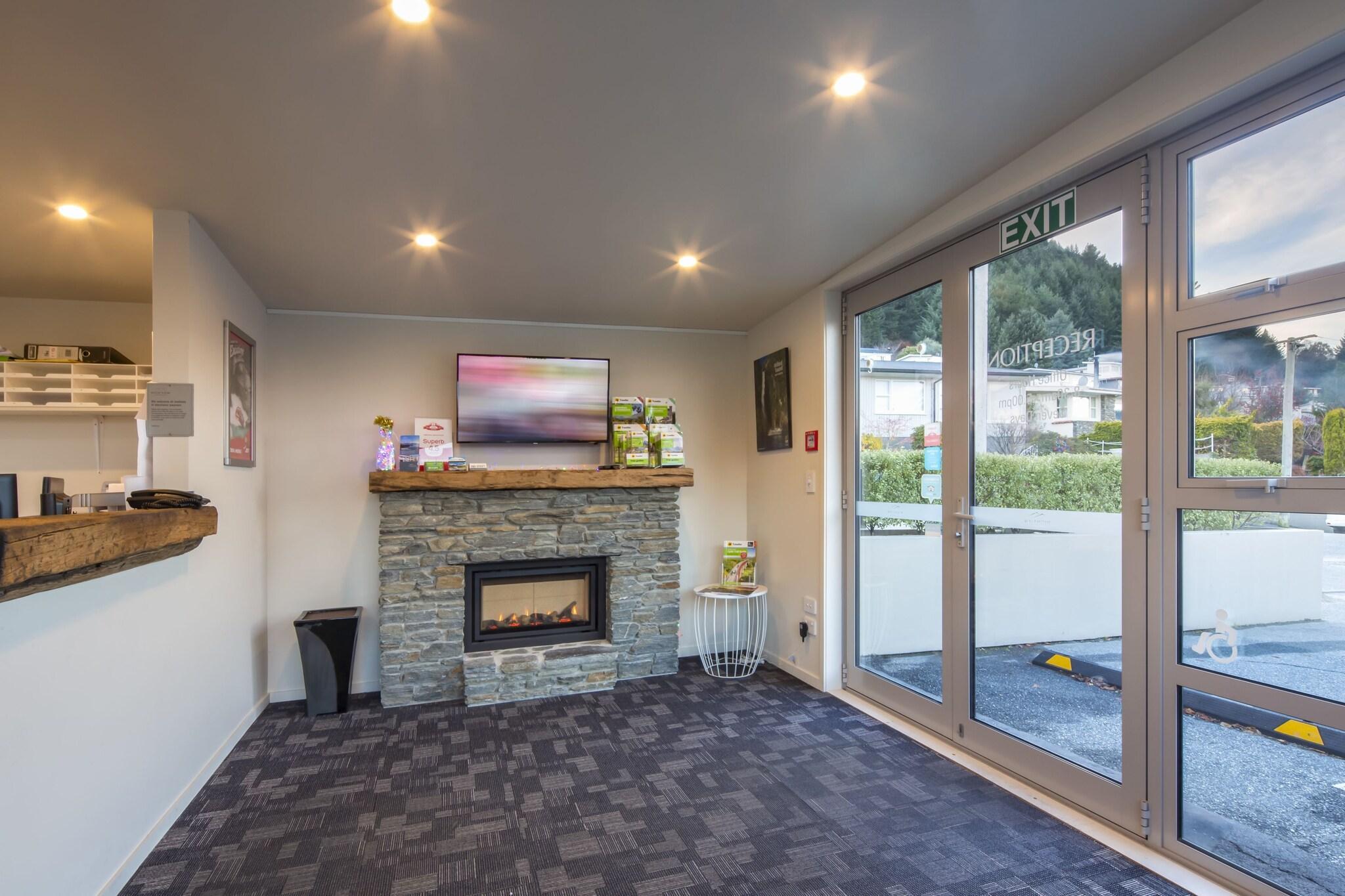 Vista Lobby Highview Apartments