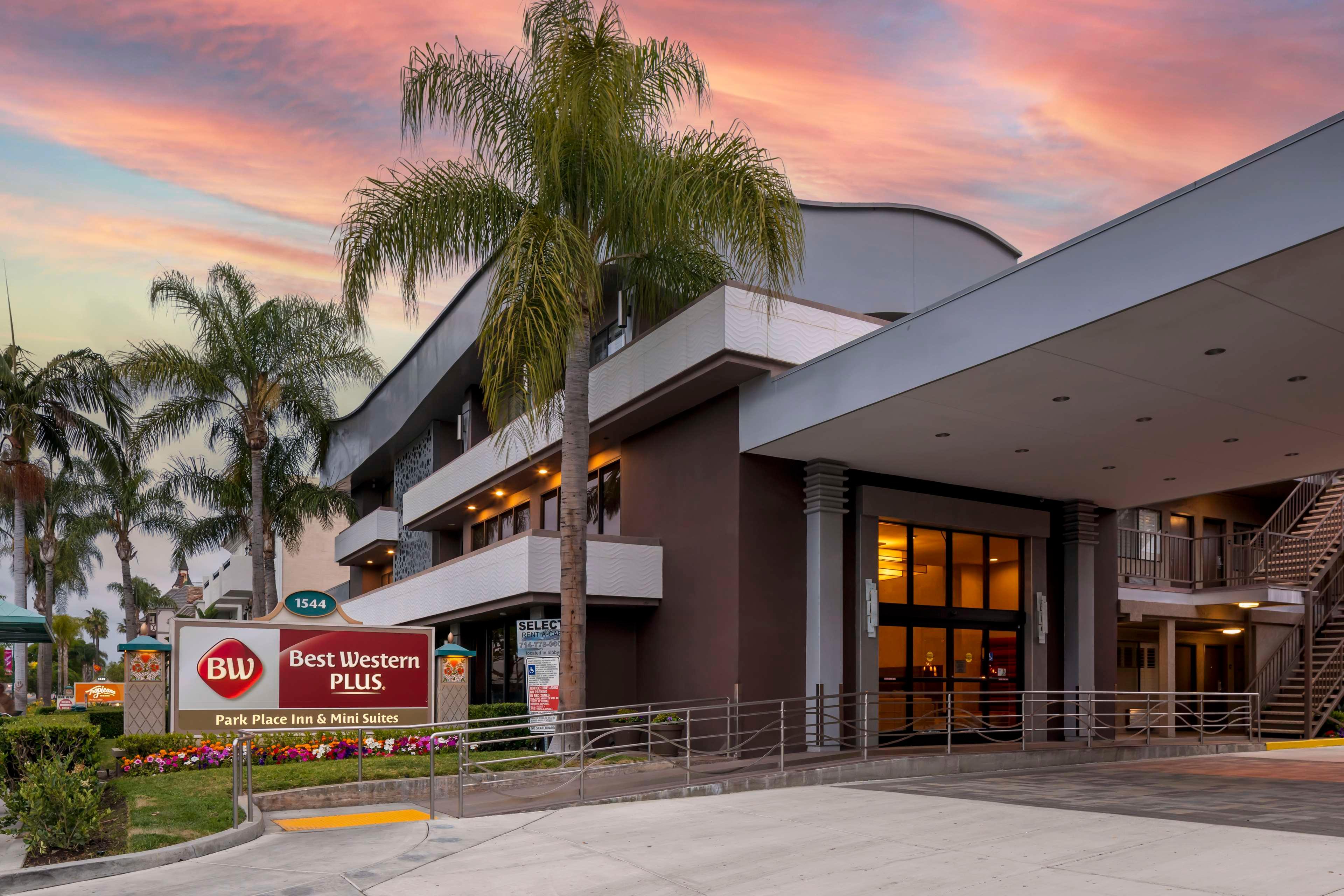 Vista Exterior Best Western Plus Park Place Inn - Mini Suites