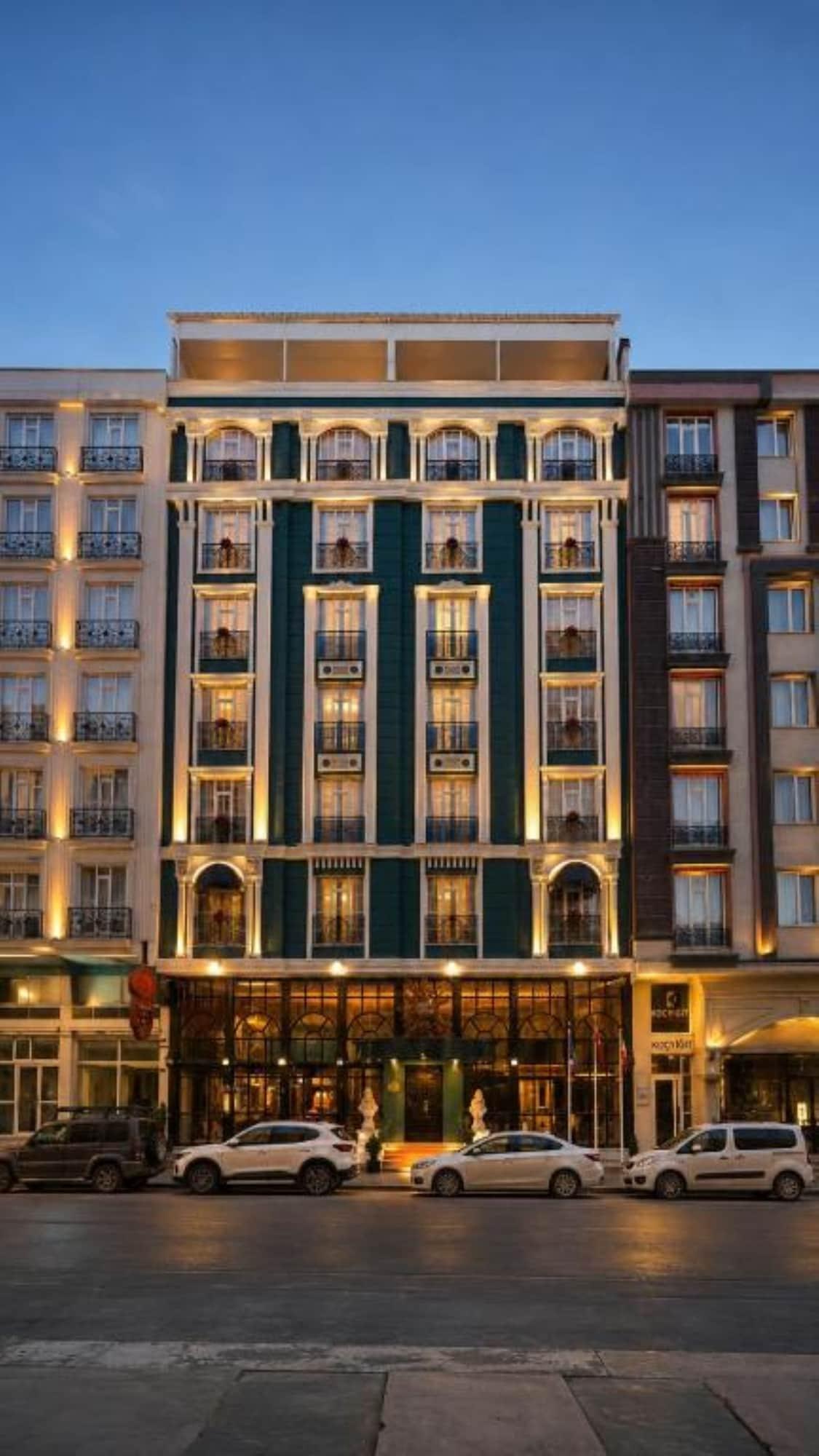 Vista Exterior Elite World Nest Van