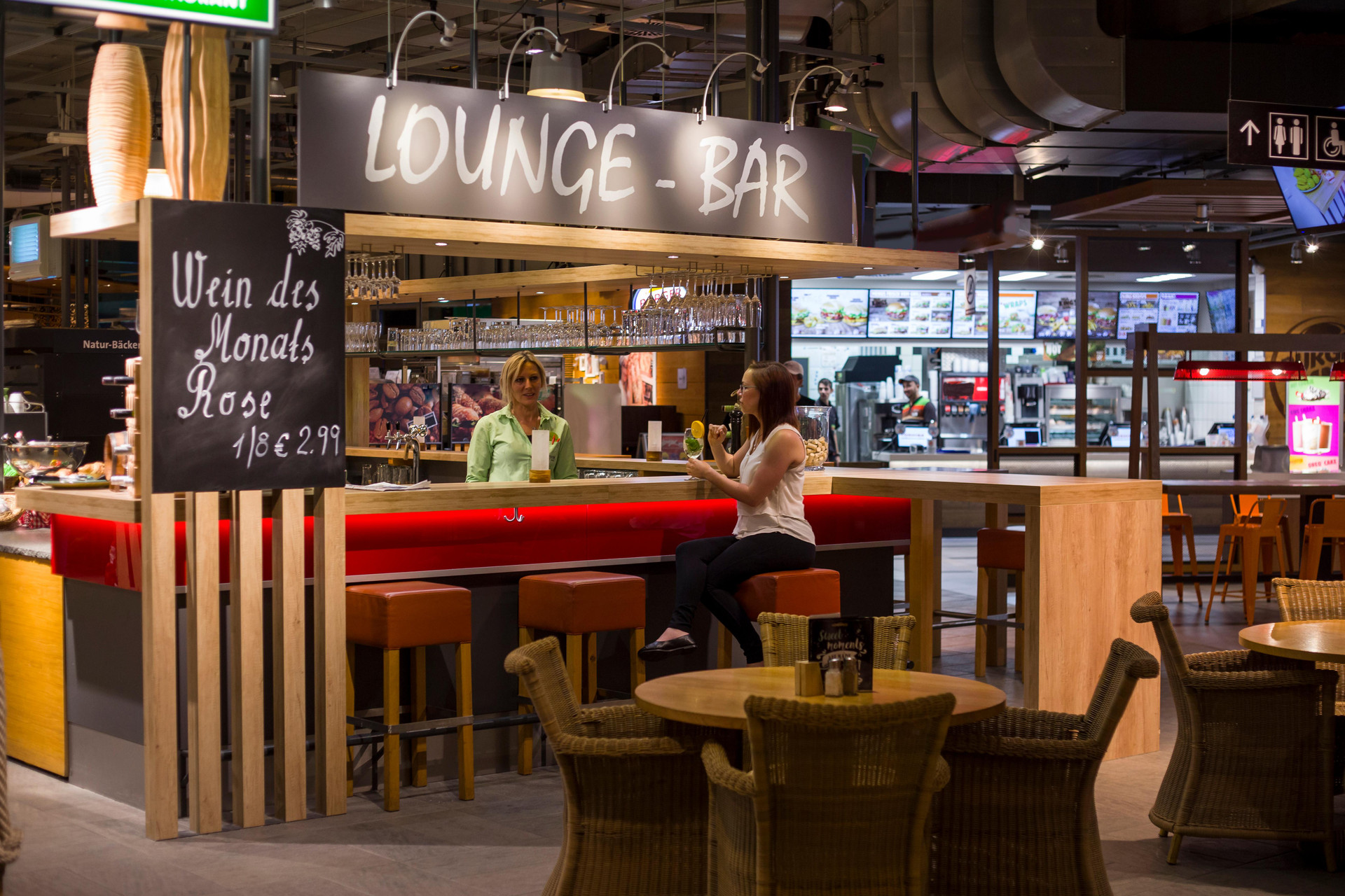 Bar/Salón Hotel ibis Vienna Airport