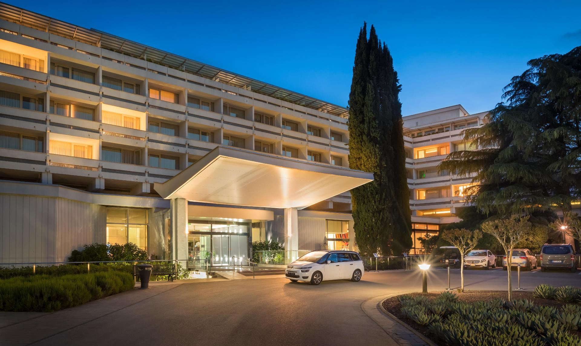 Vista Exterior Eden Hotel by Maistra Collection