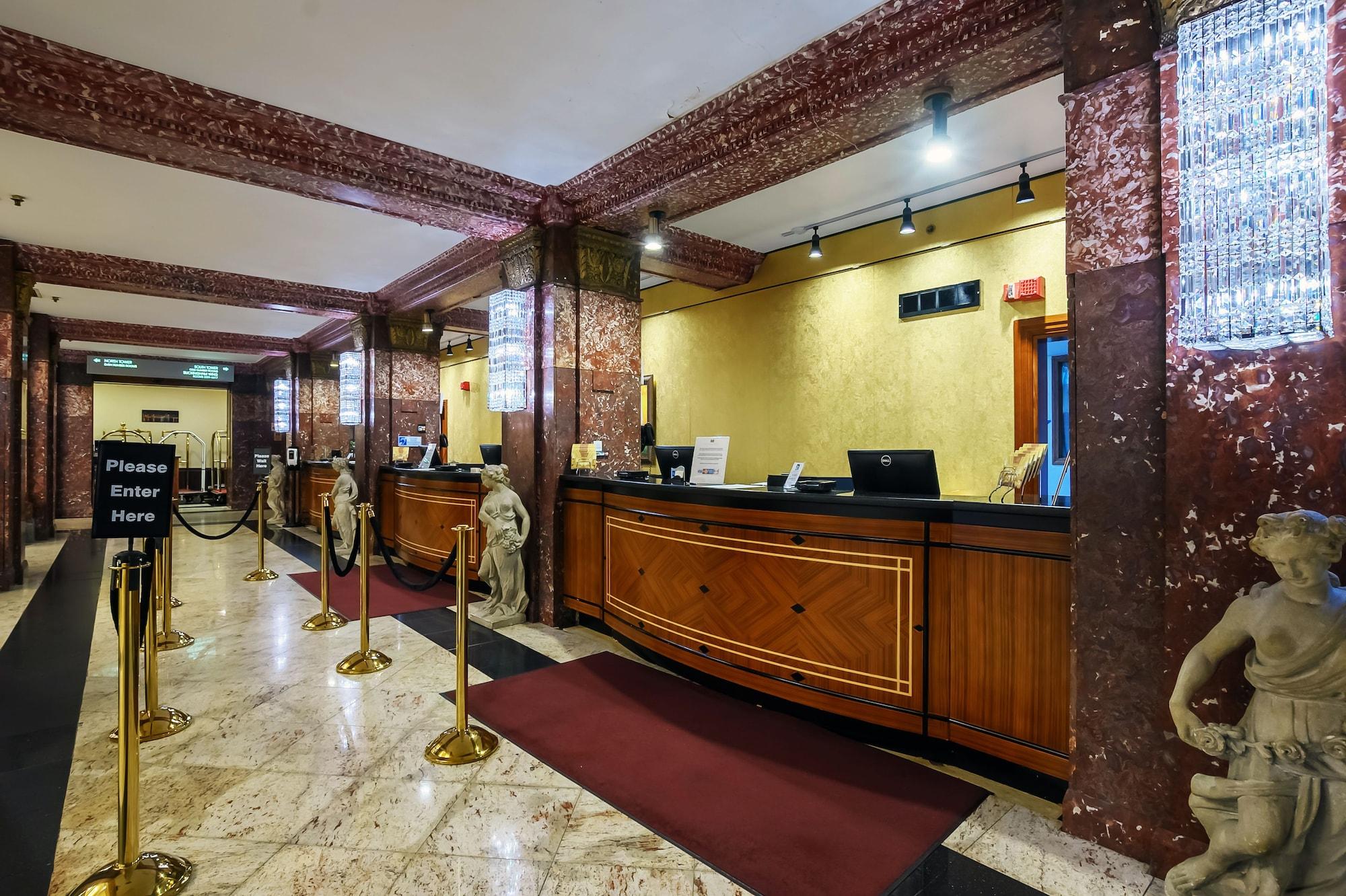 Vista Lobby Congress Plaza Hotel