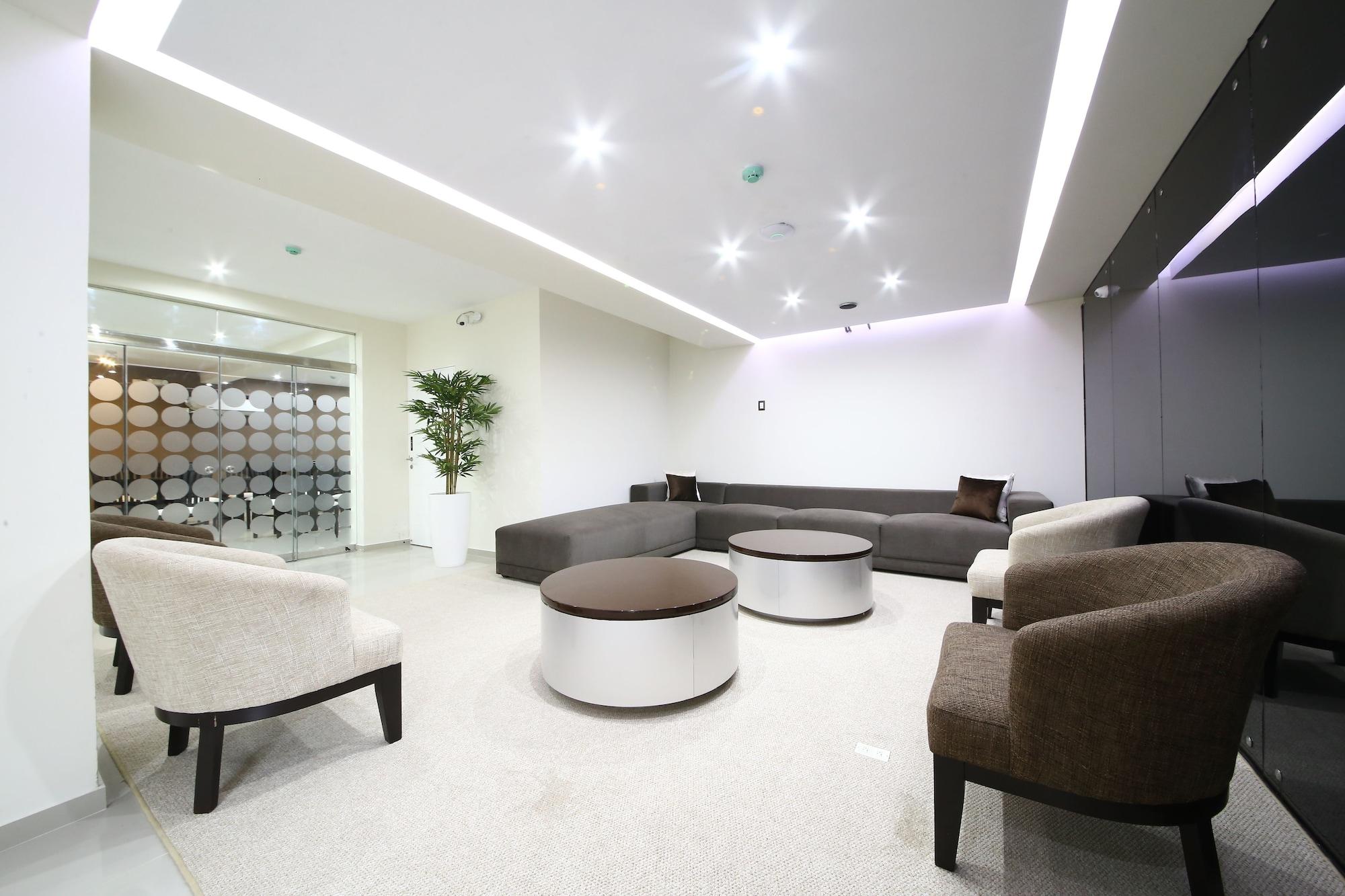 Vista Lobby Solec Business Hotel