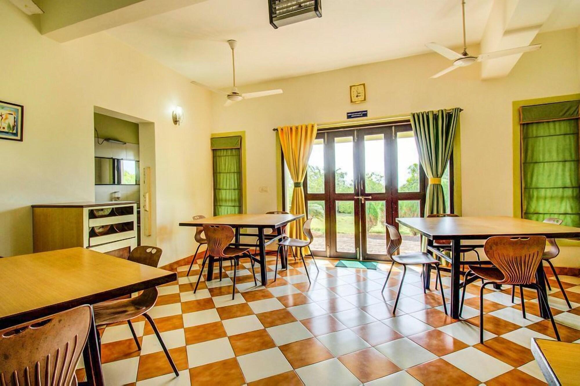 Restaurant Kokanwadi Resort