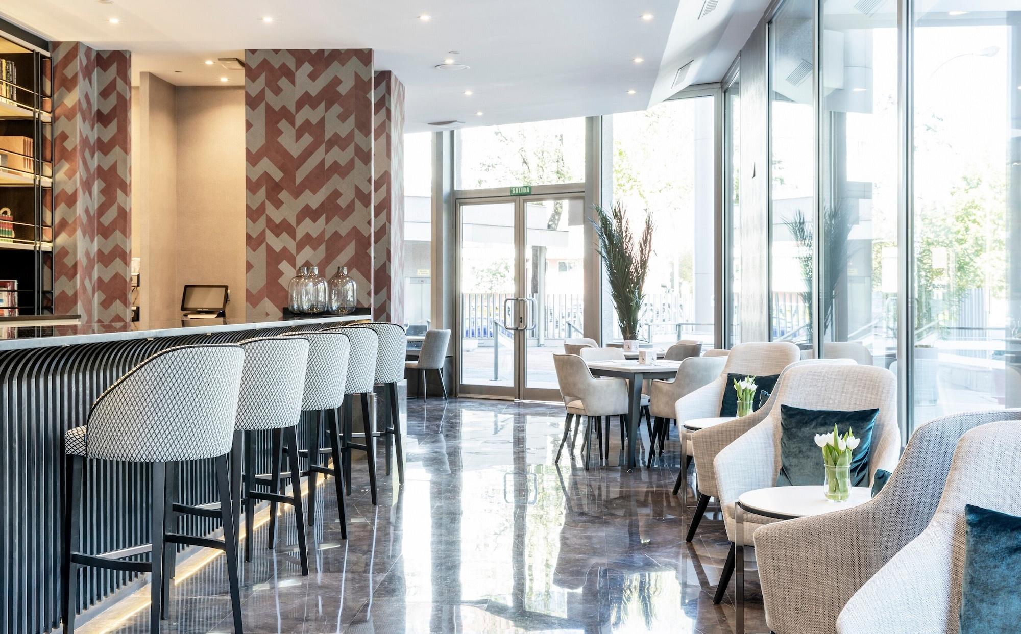 Bar/Salón Hotel ILUNION Alcalá Norte