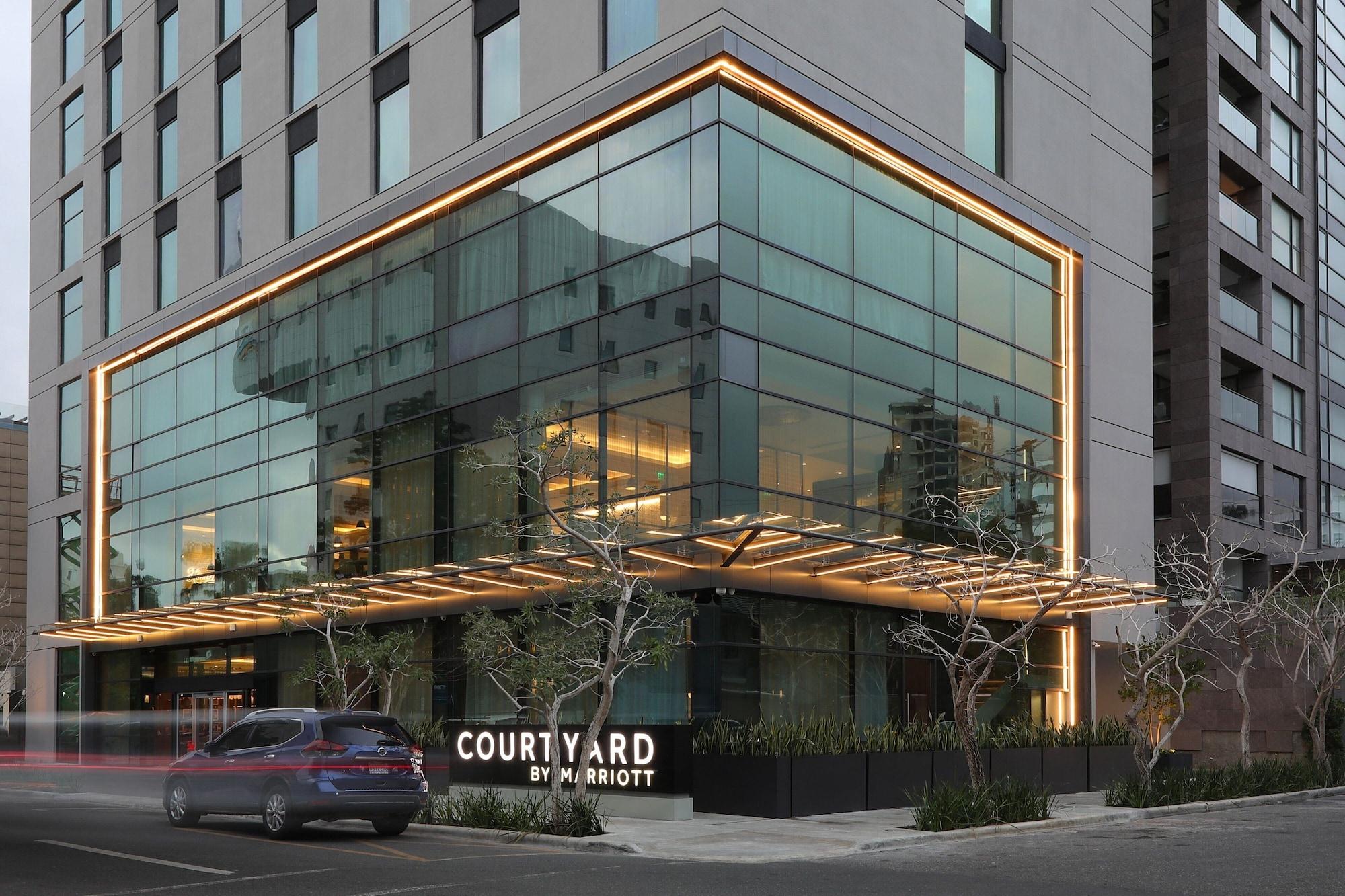 Vista Exterior Courtyard By Marriott Santo Domingo Piantini