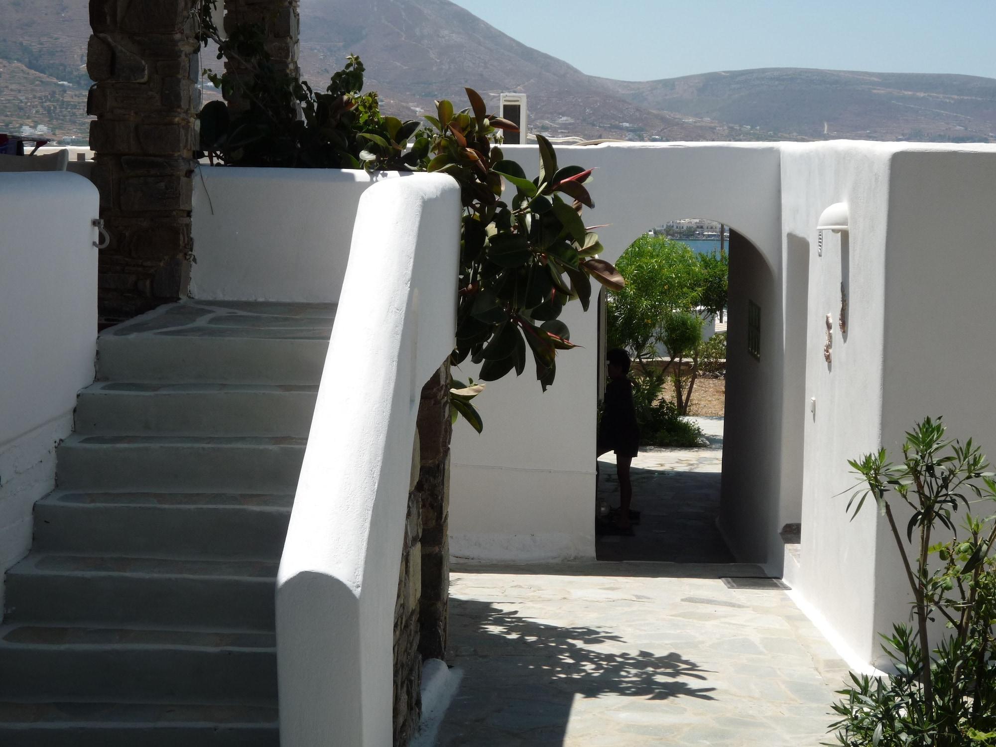 Vista Exterior Heliolithos Blue Bay