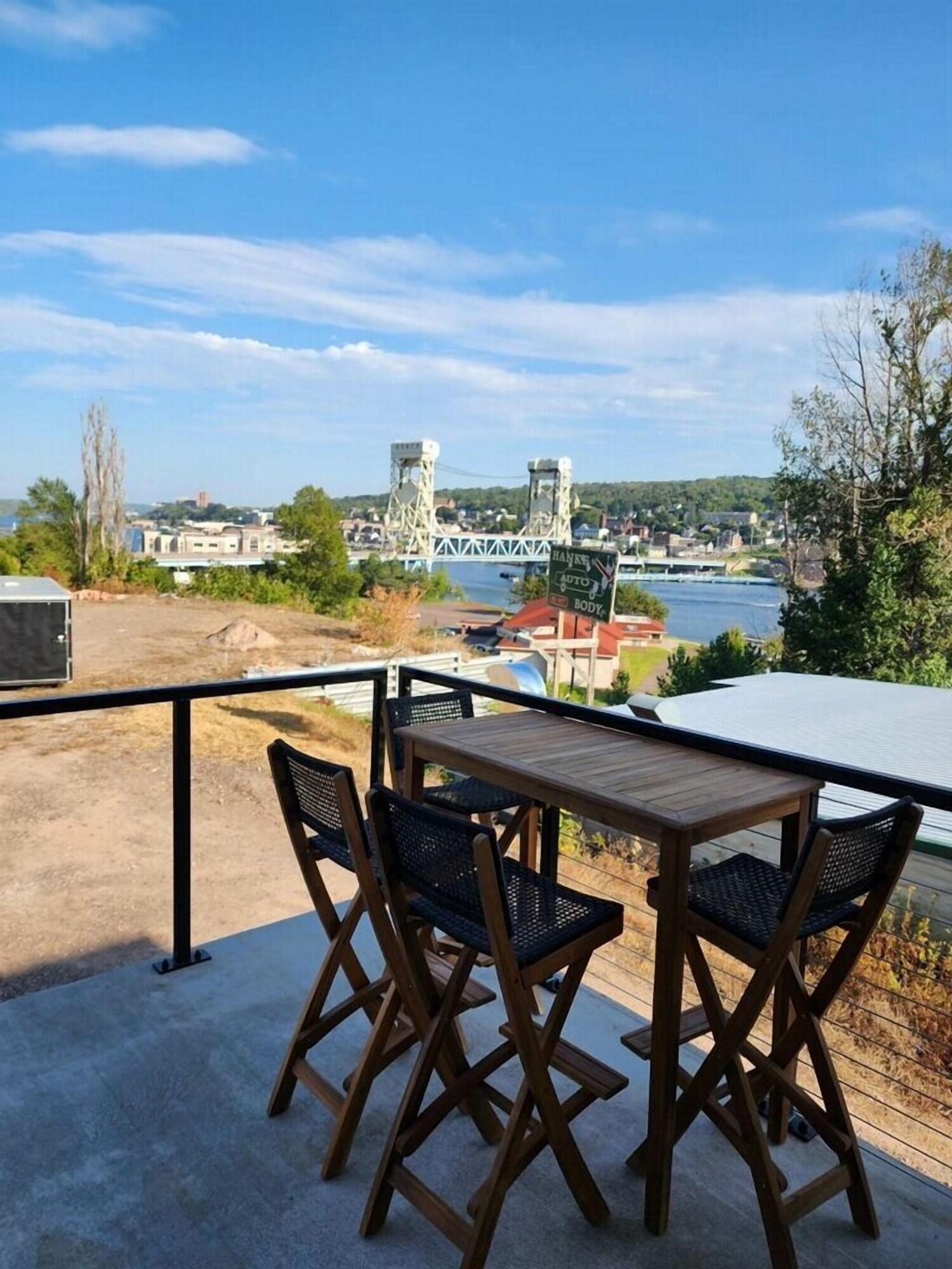 Vista Exterior The Lodge Luxury Suites