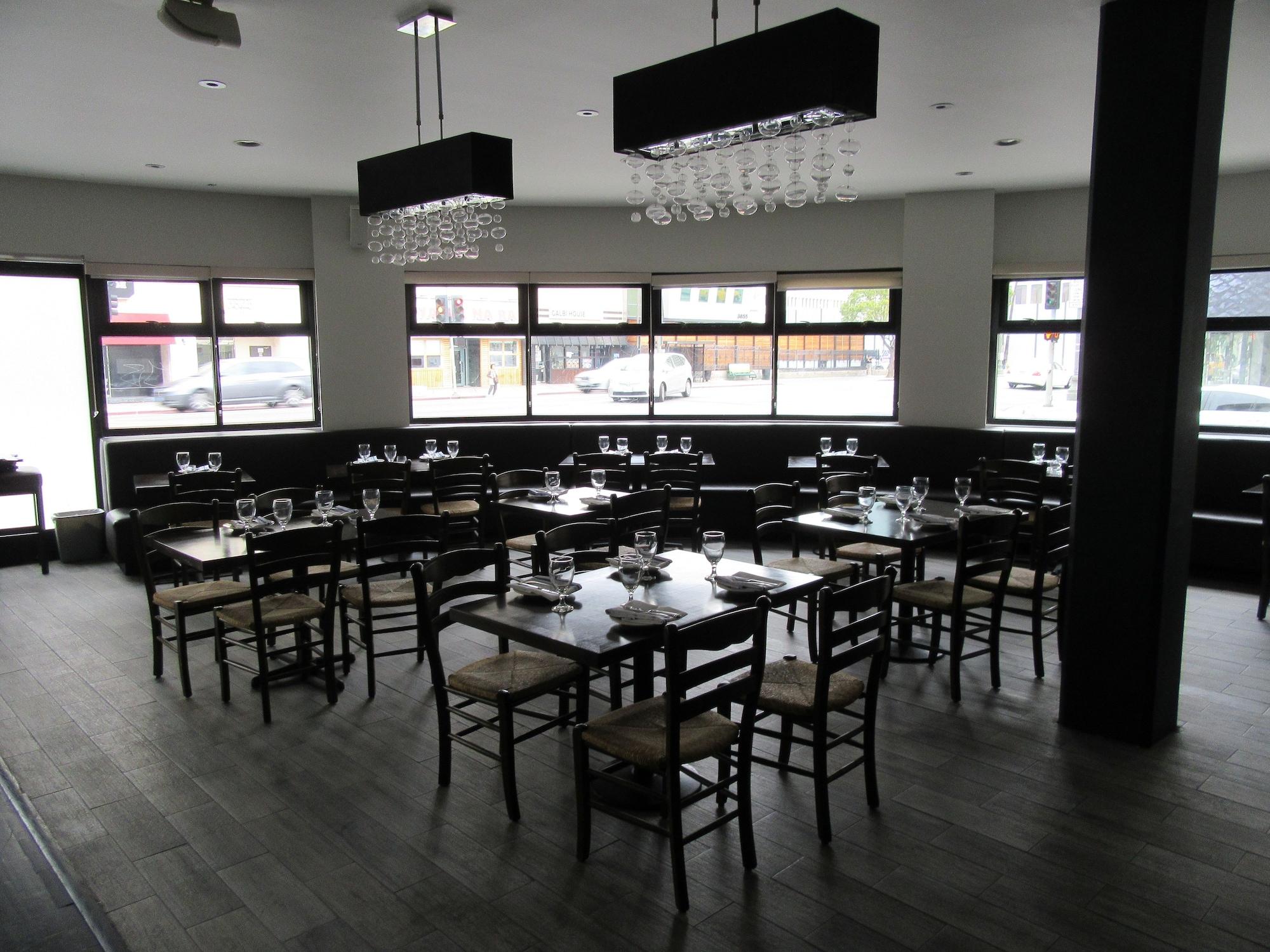 Restaurant Ramada by Wyndham Los Angeles/Koreatown West