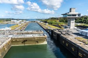 Actividad - Colón: Canal de Panamá y Compras