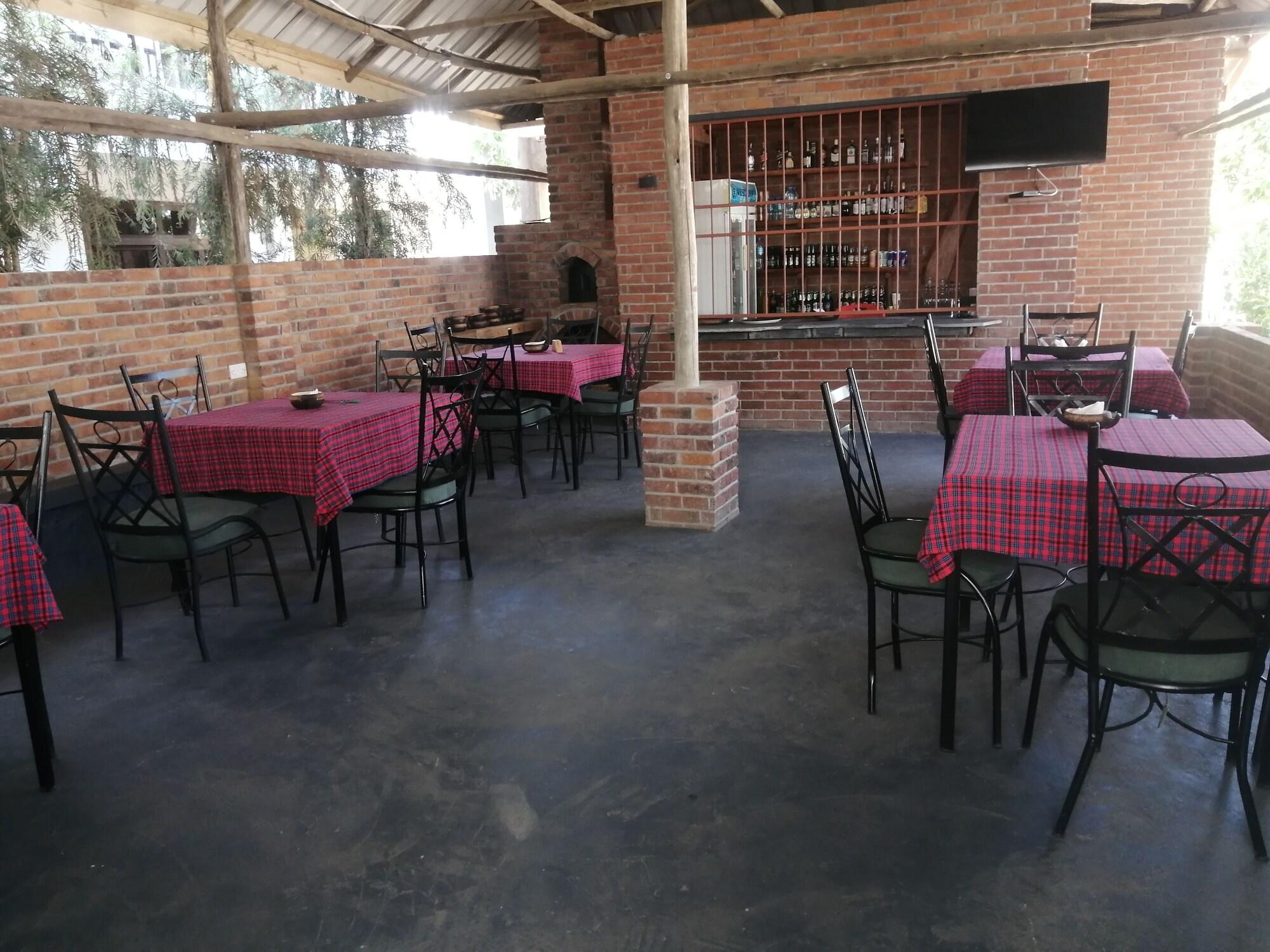 Bar/Salón Bamboo village