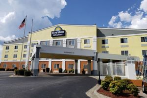 Alojamiento - Days Inn & Suites by Wyndham Union City