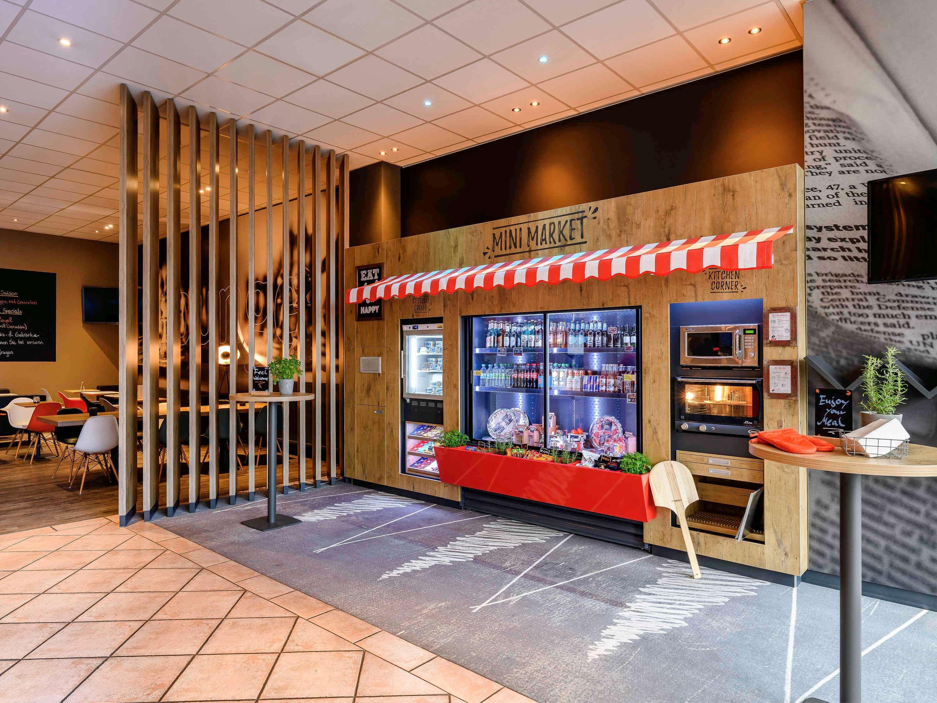 Bar/Salón ibis Berlin Spandau