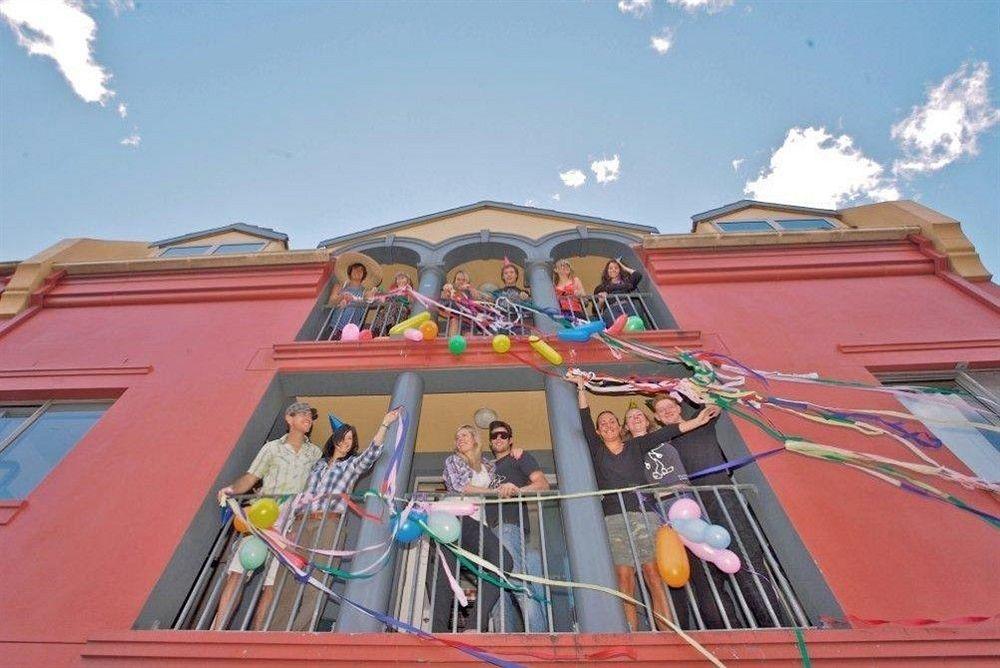 Varios Stoke Beach House - Hostel