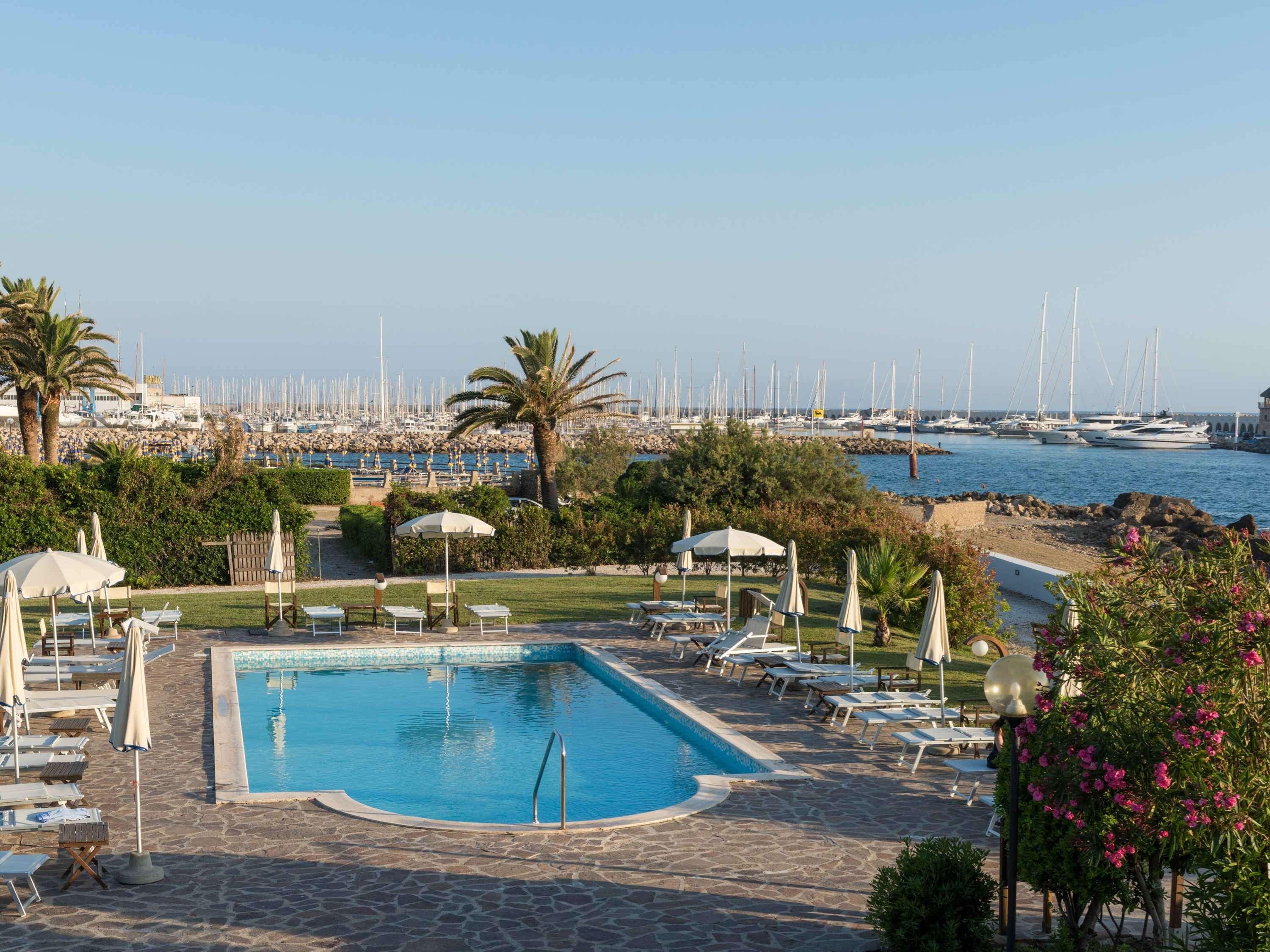 Vista Exterior Sunbay Park Hotel