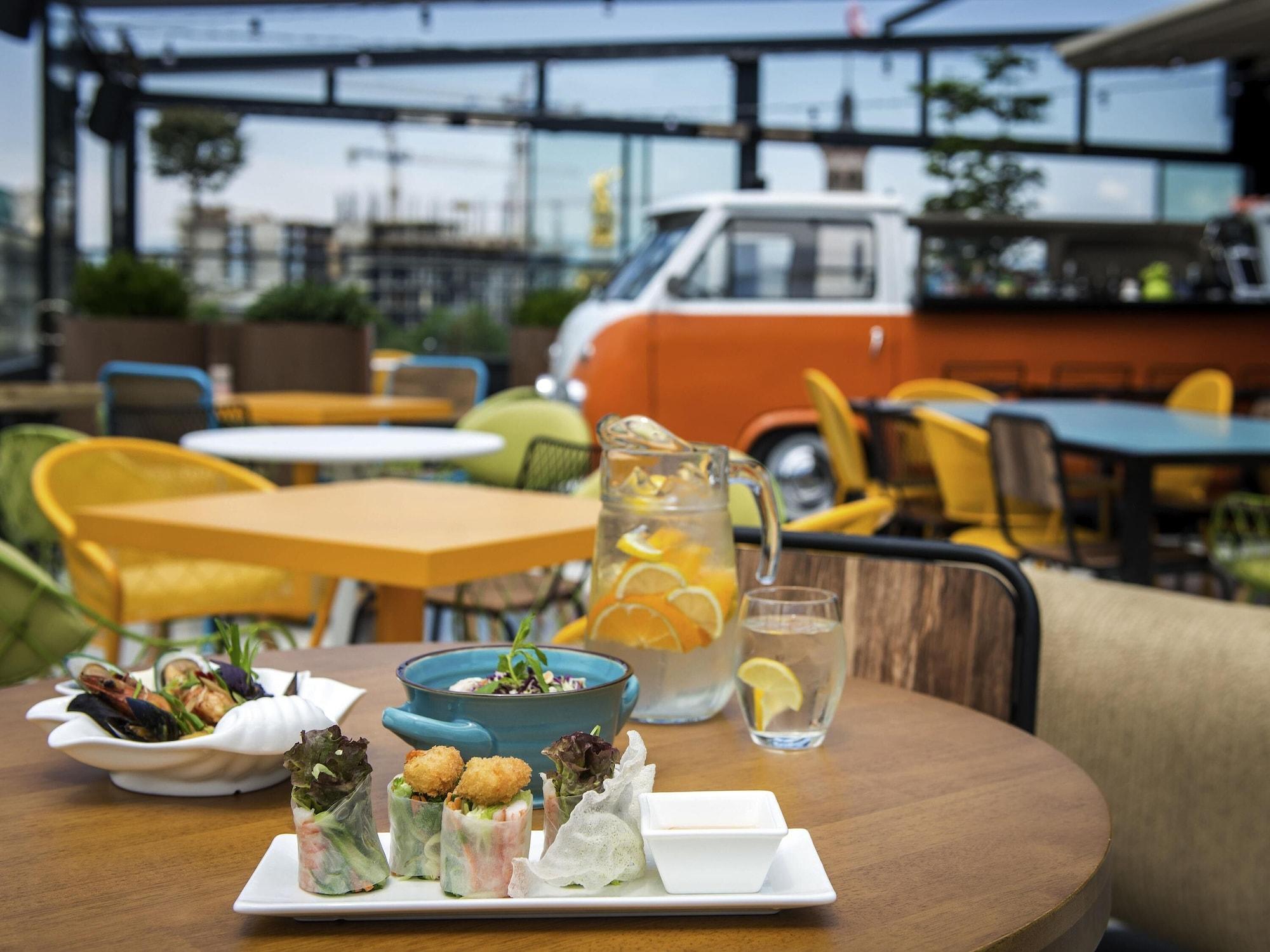 Bar/Salón Ibis Styles Tbilisi Center