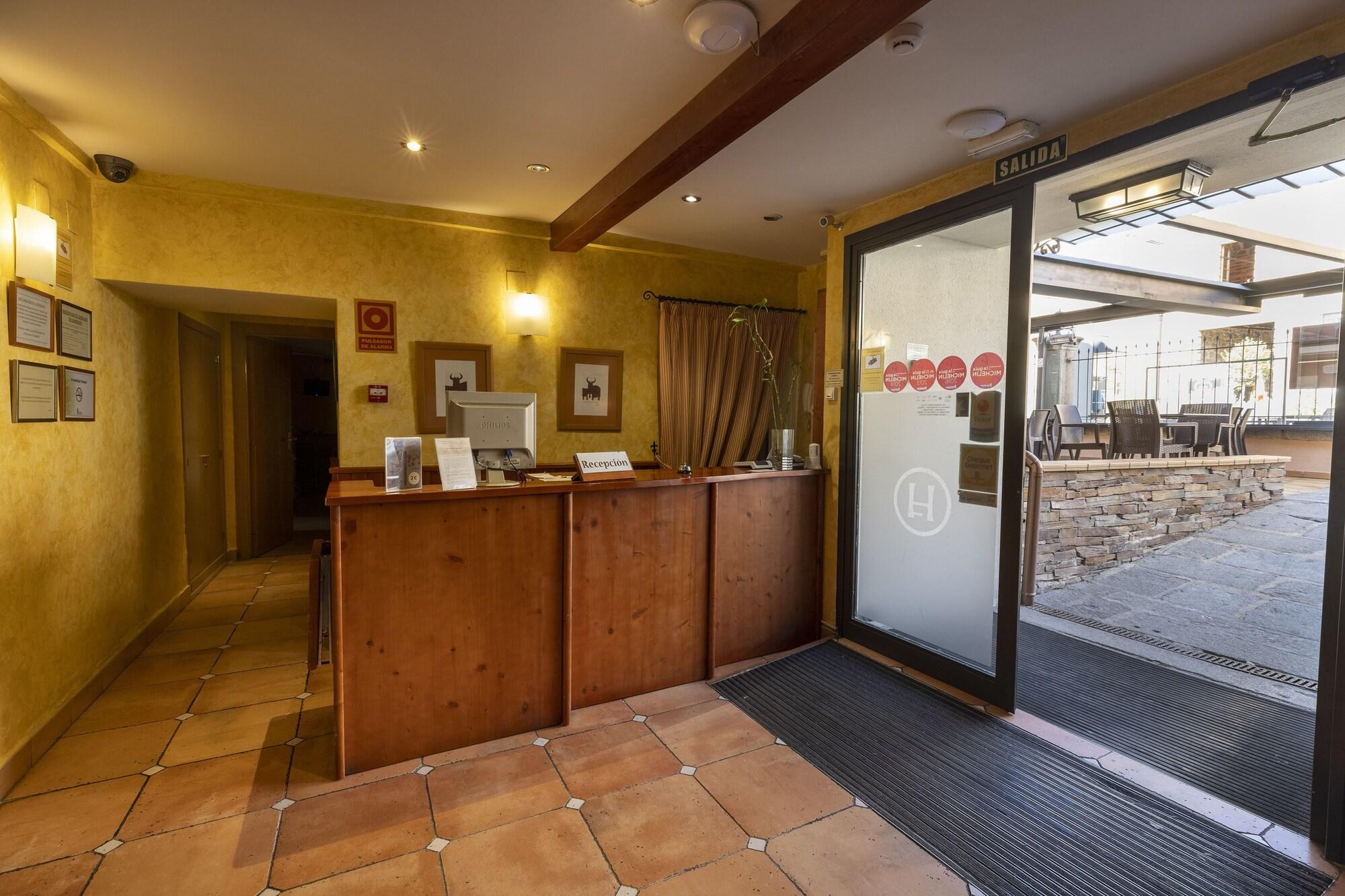 Vista Lobby Hostal Restaurante Puerta del Alcázar