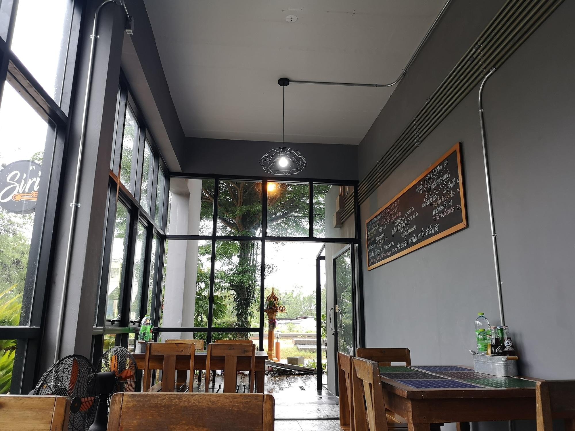 Restaurant Siri Guesthouse at Suratthani