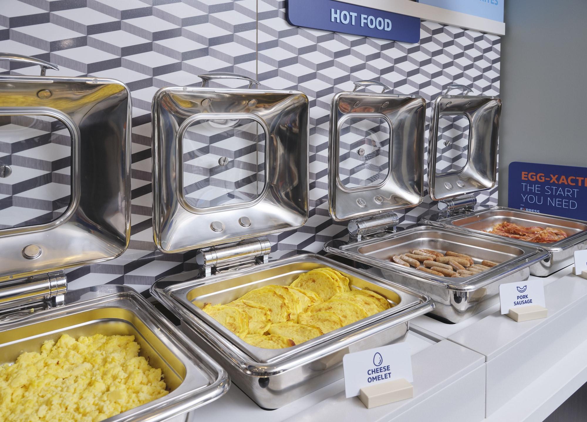 Restaurant Holiday Inn Express Hotel & Suites Peru - Lasalle Area by IHG