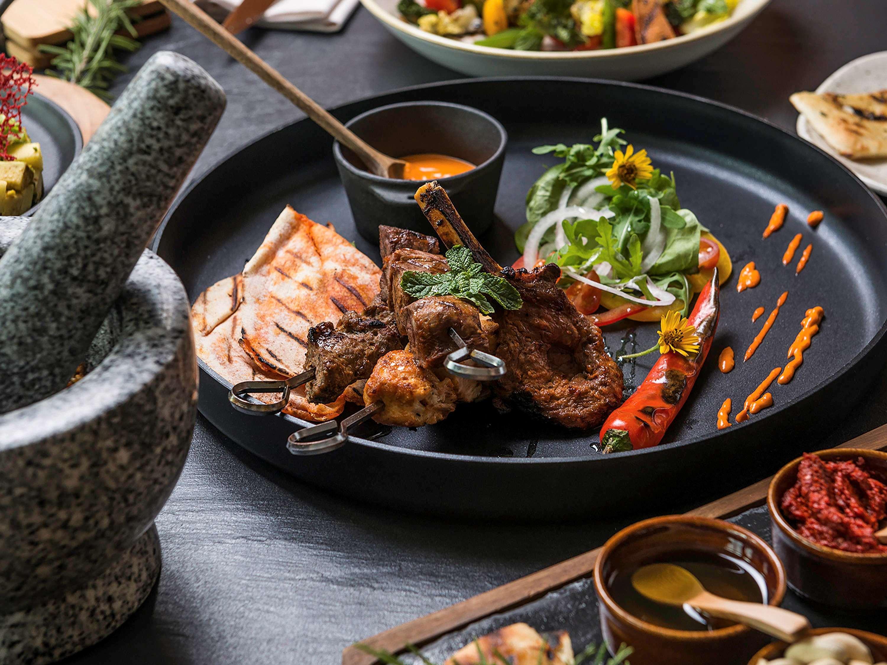 Restaurant The Retreat Palm Dubai MGallery by Sofitel