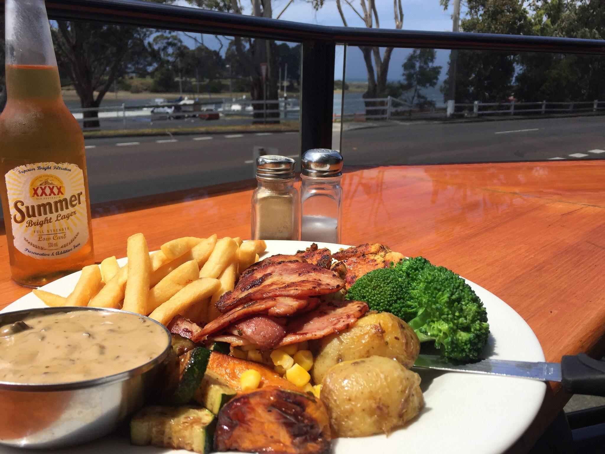 Restaurant The Wharf Hotel Wynyard