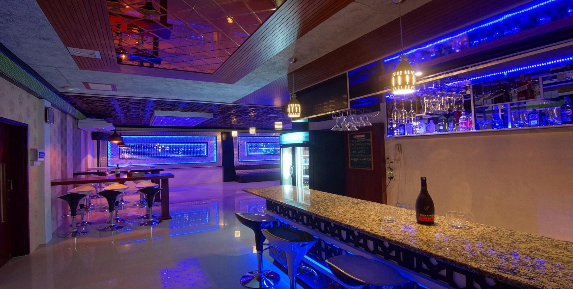 Bar/Salón Perfect Hotel