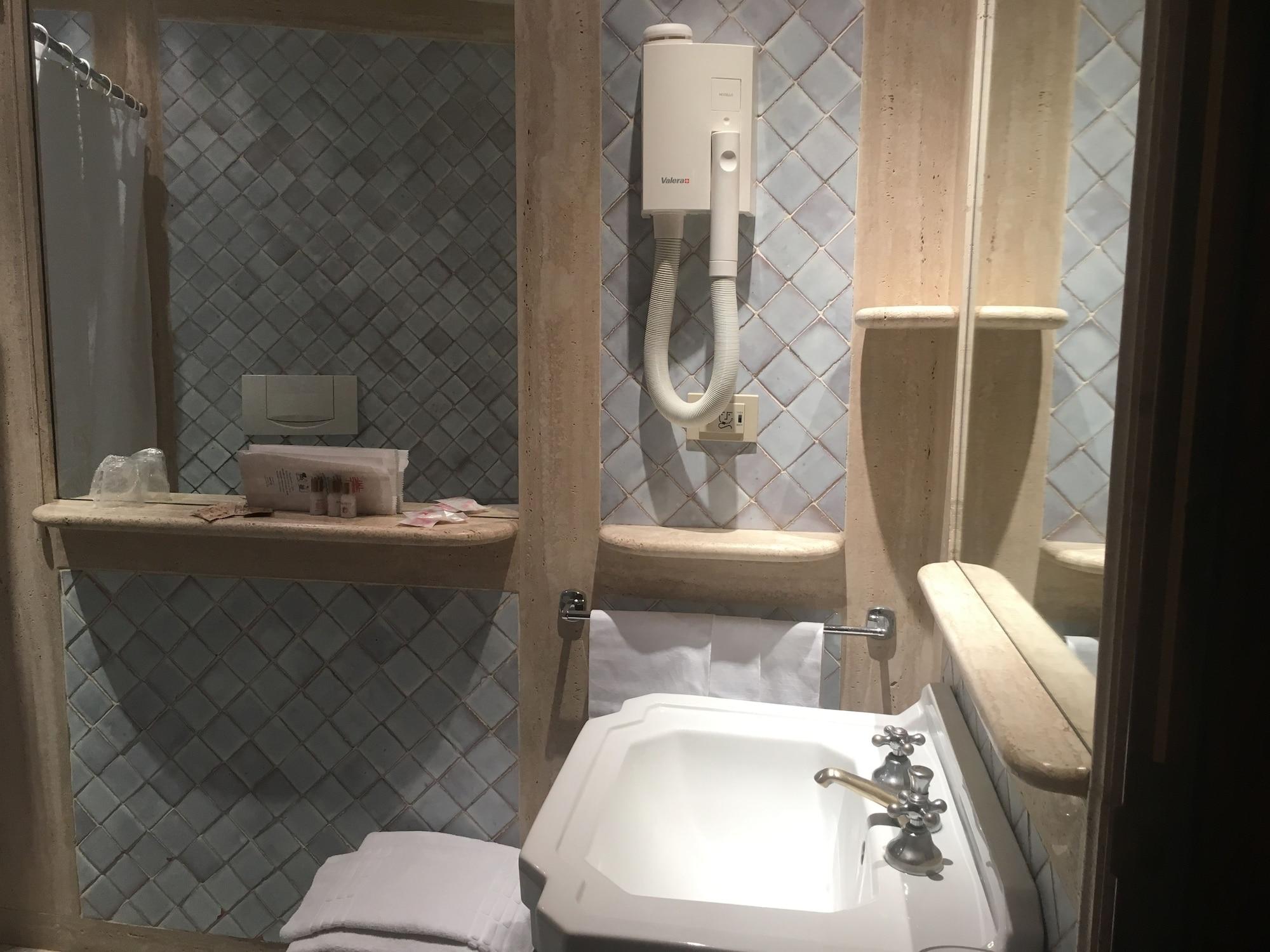 Equipamiento de Habitación Grand Hotel Olympic