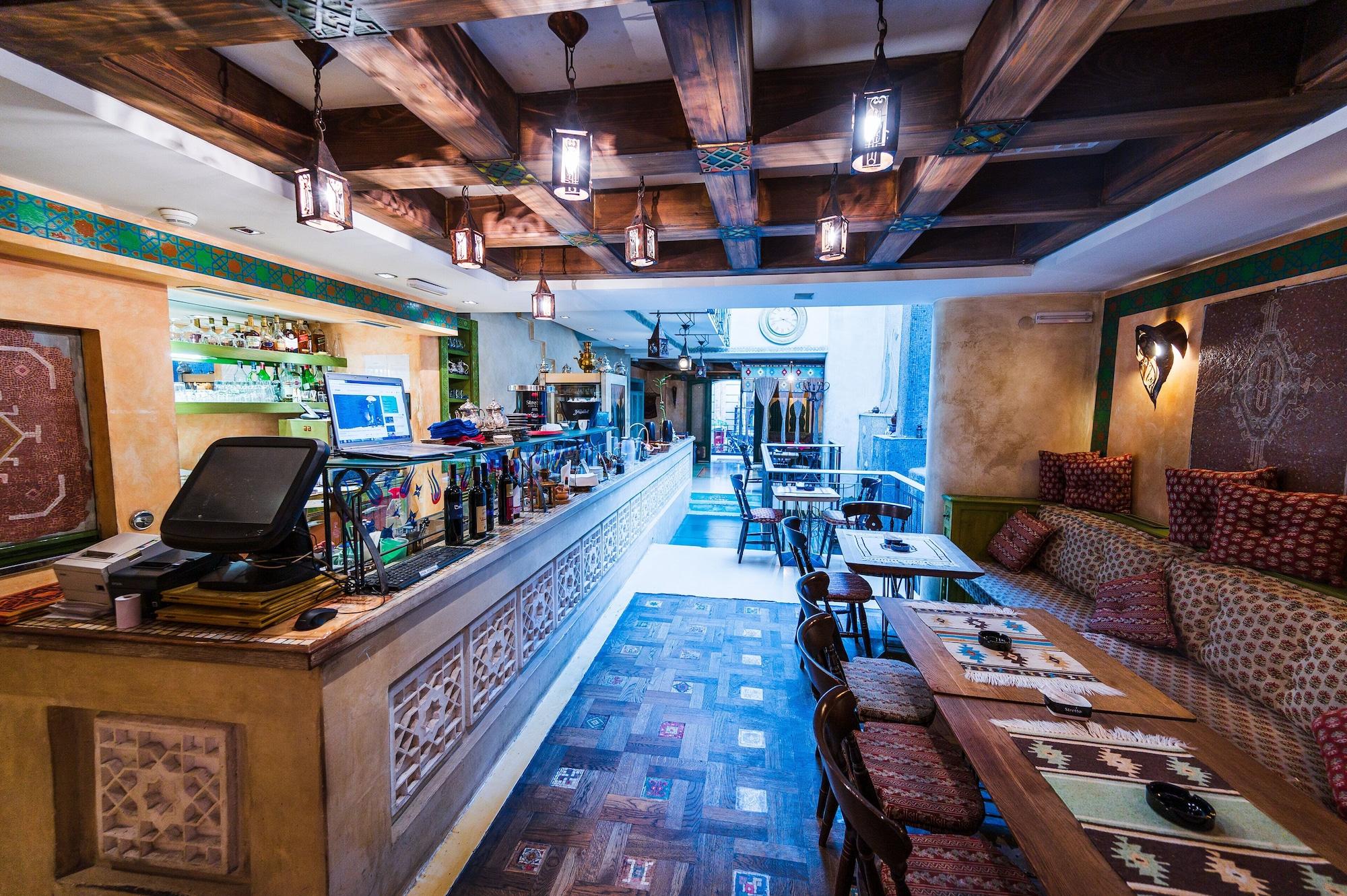 Bar/Salón Hotel Art