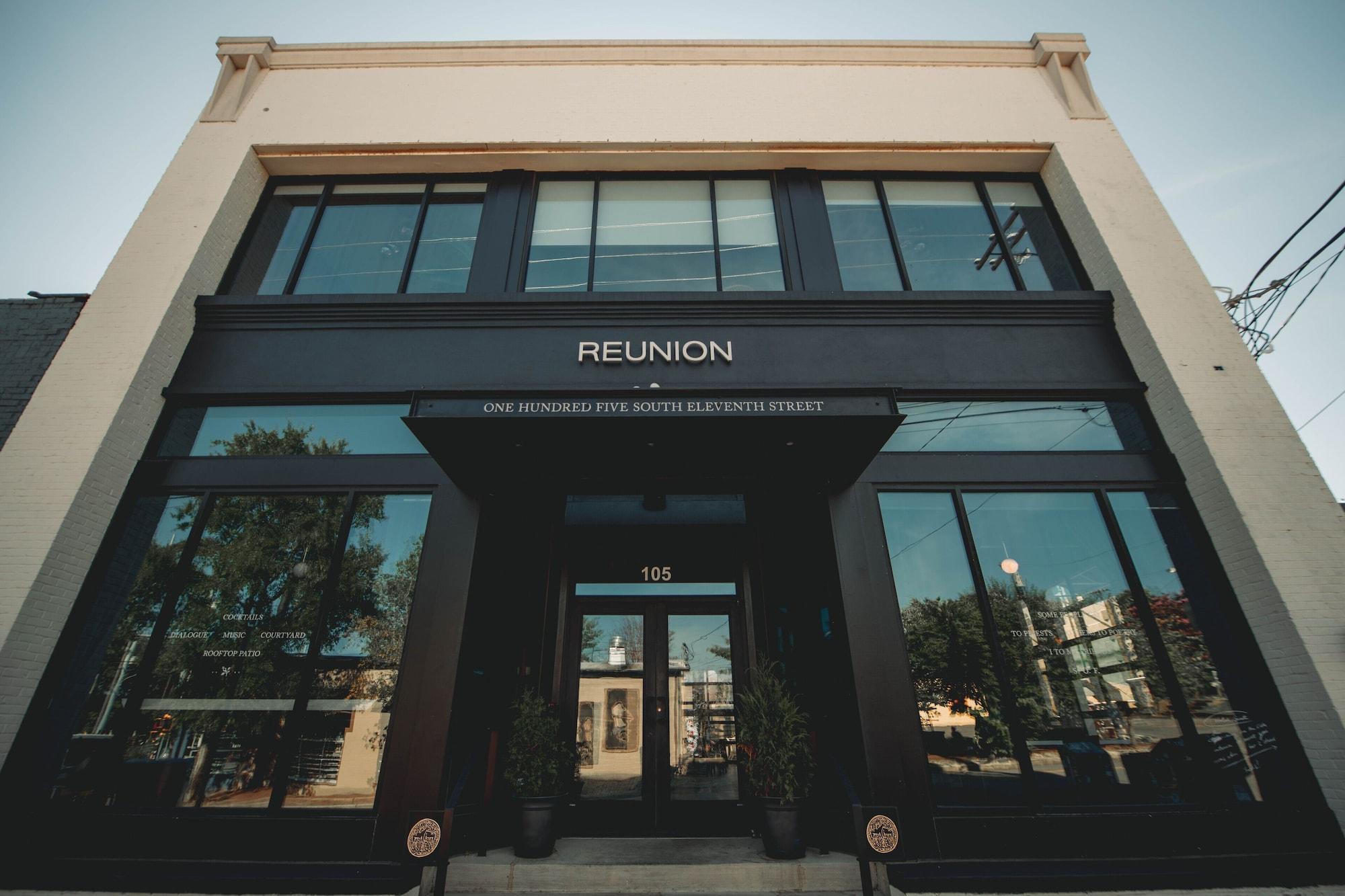 Vista Exterior Reunion Hotel