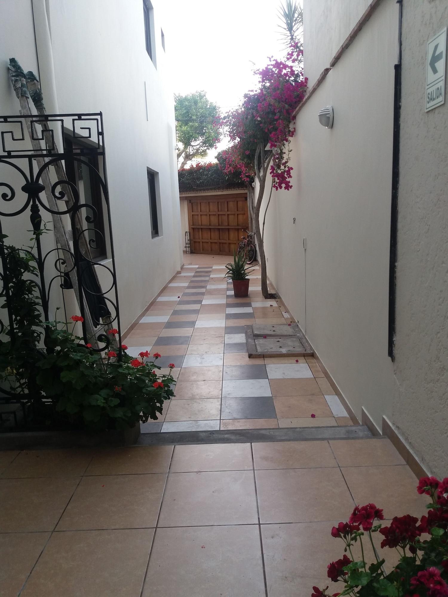 Varios Global Family Backpackers Hostel