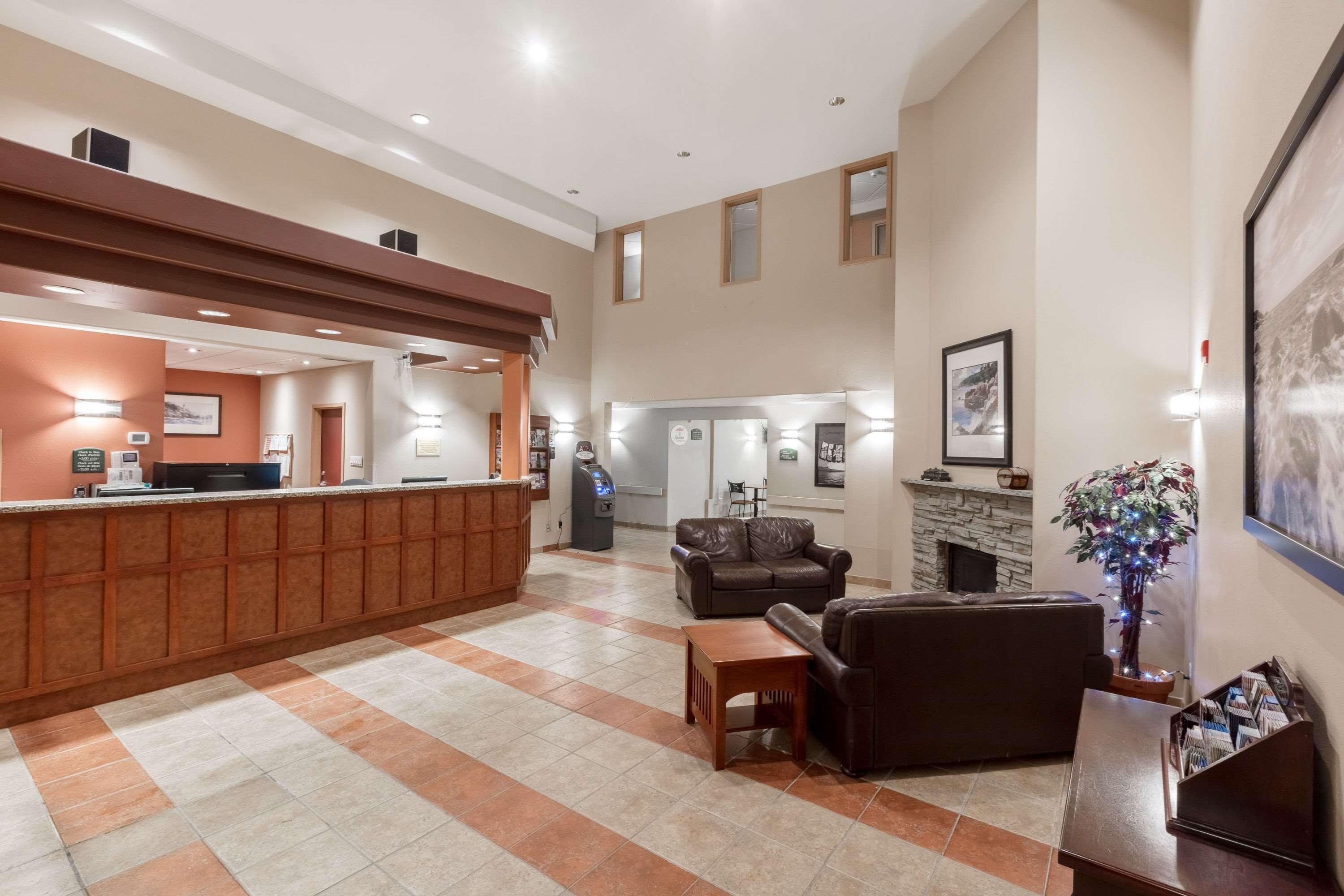 Vista Lobby Super 8 by Wyndham St Johns