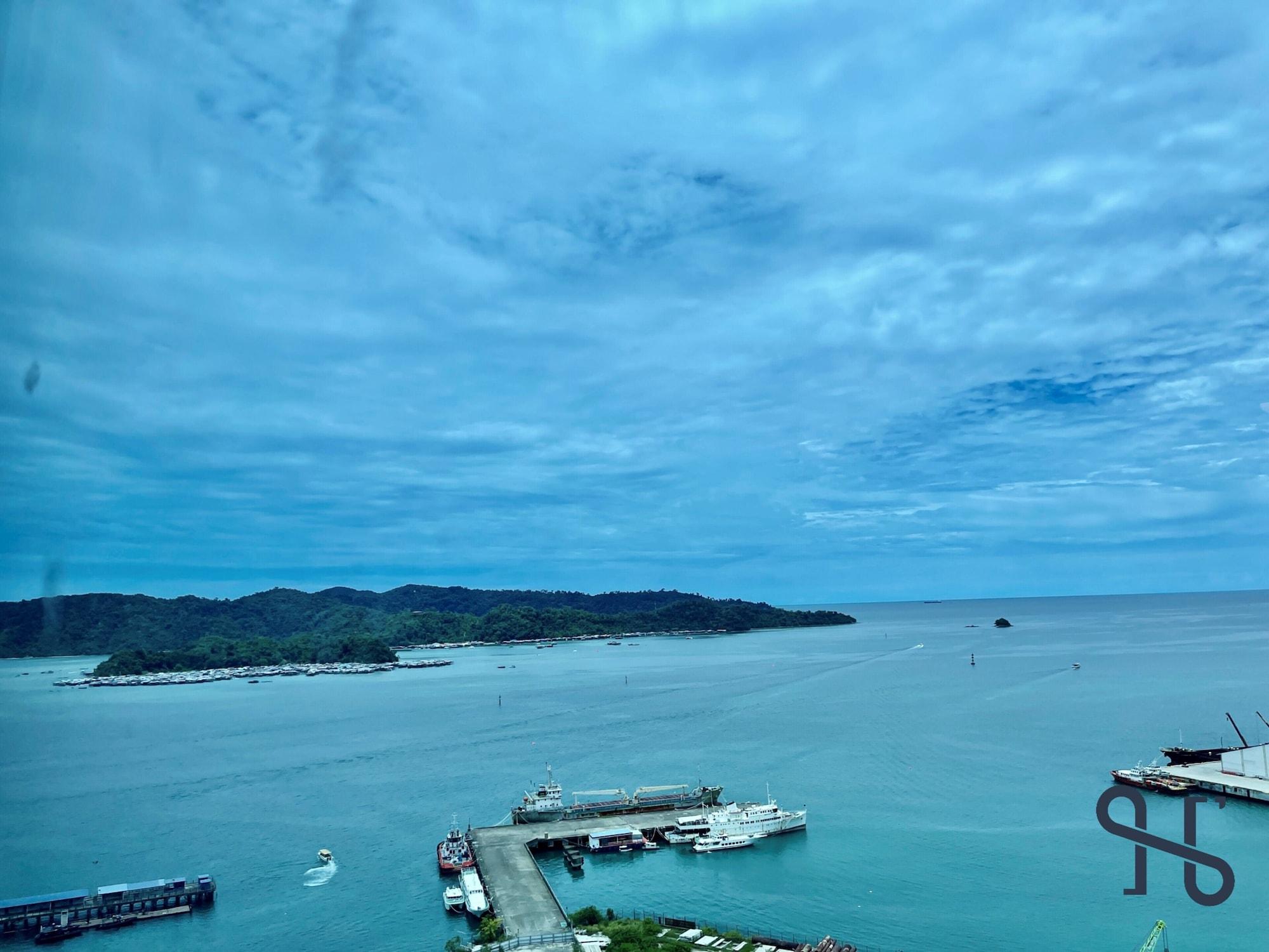 Equipamiento de Habitación Homesuite' Home at Jesselton Quay