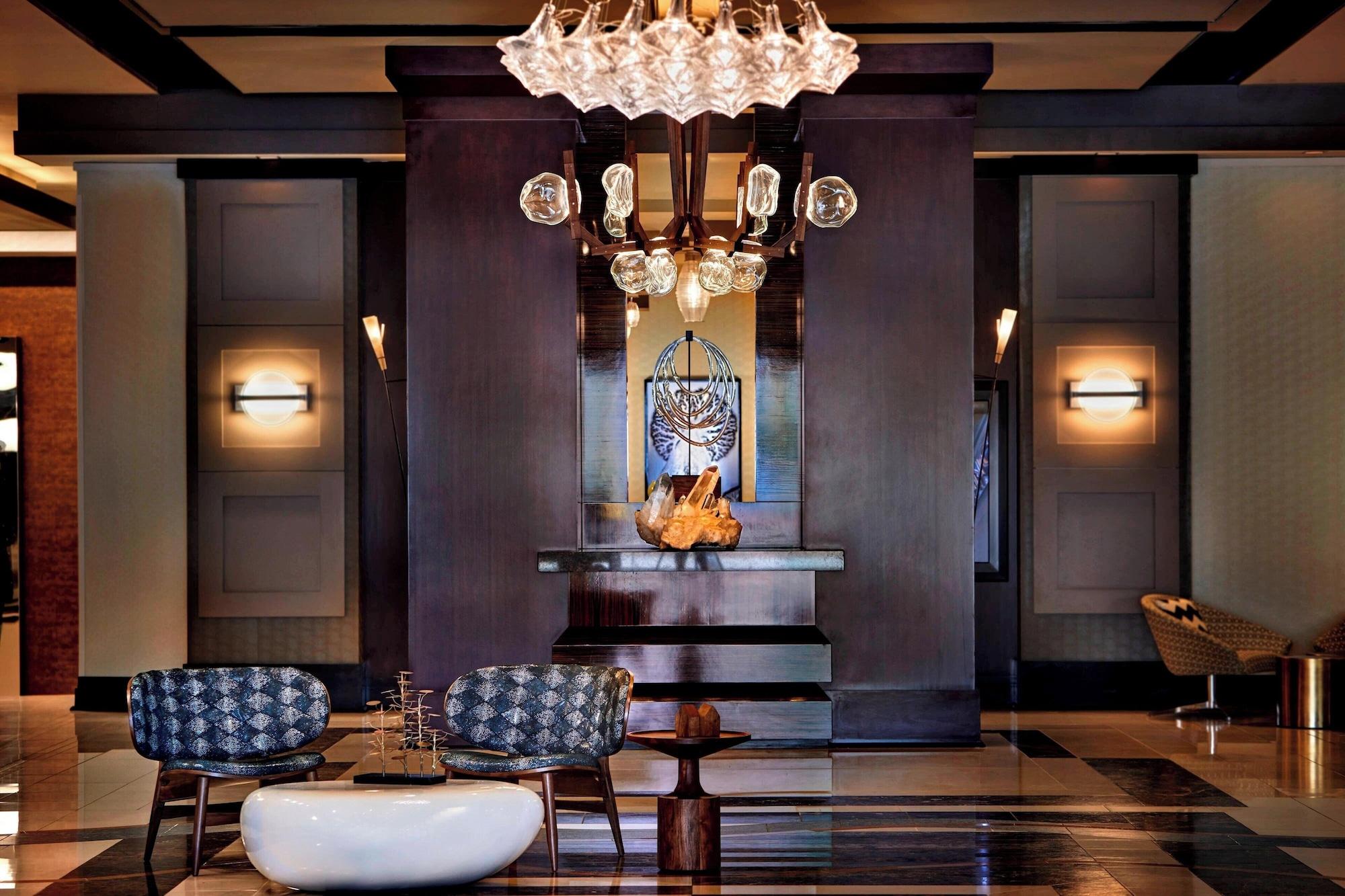 Vista Lobby Renaissance Phoenix Downtown