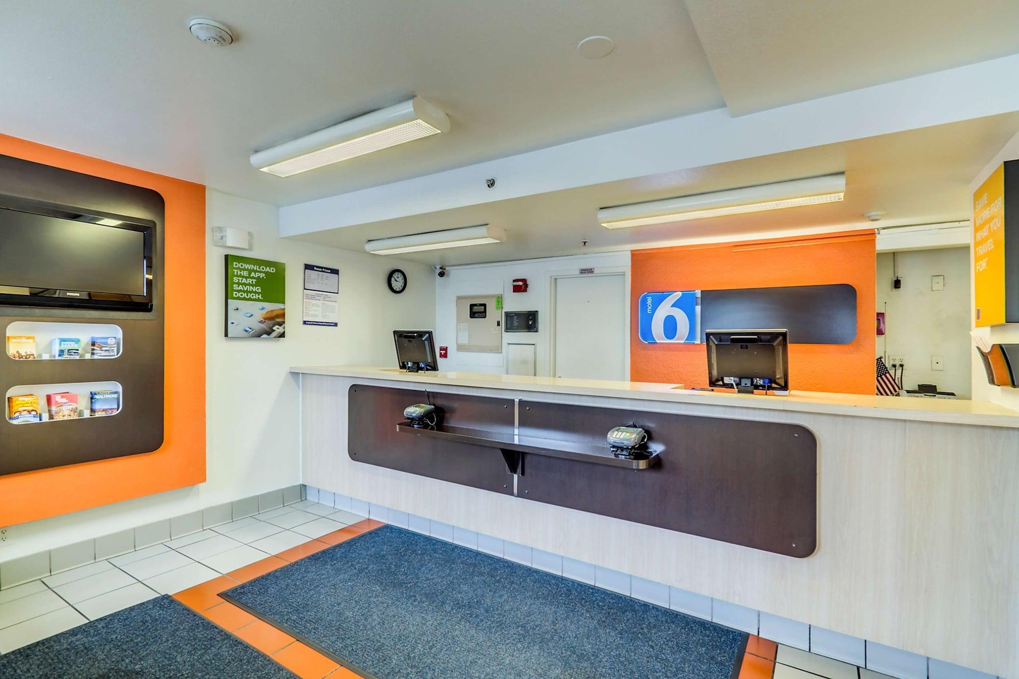 Vista Lobby Motel 6 Linthicum Heights, MD - BWI Airport