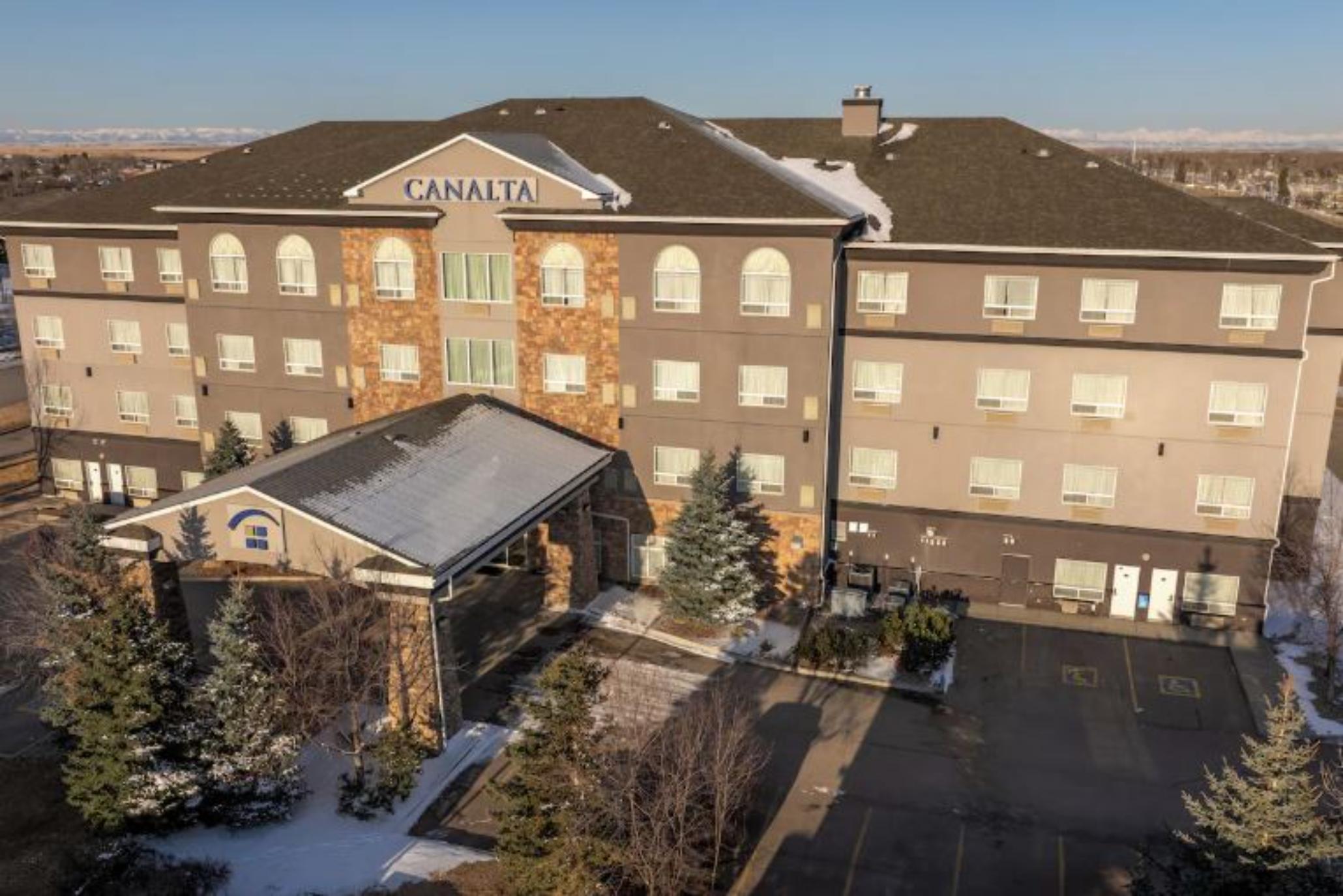 Vista Exterior Canalta High River