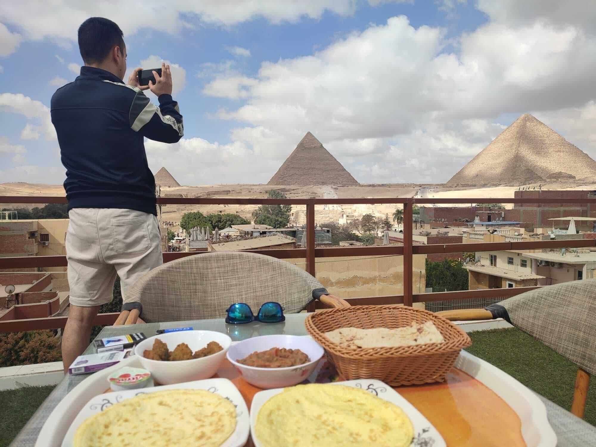 Restaurant Narmer Pyramids View