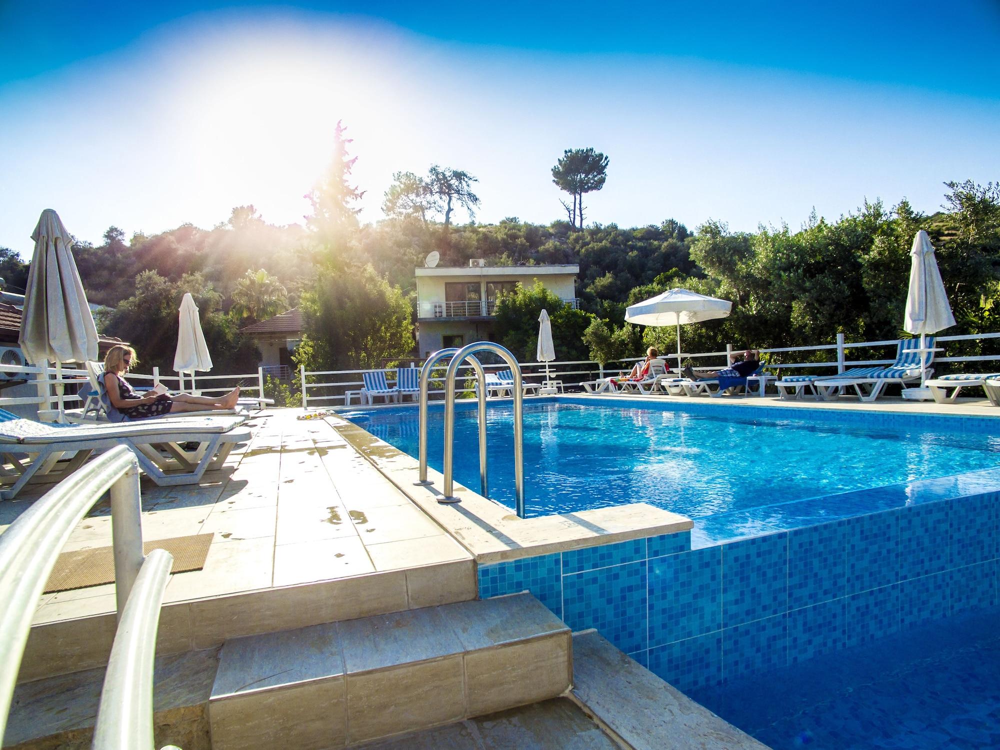Varios Flower Pension Hotel