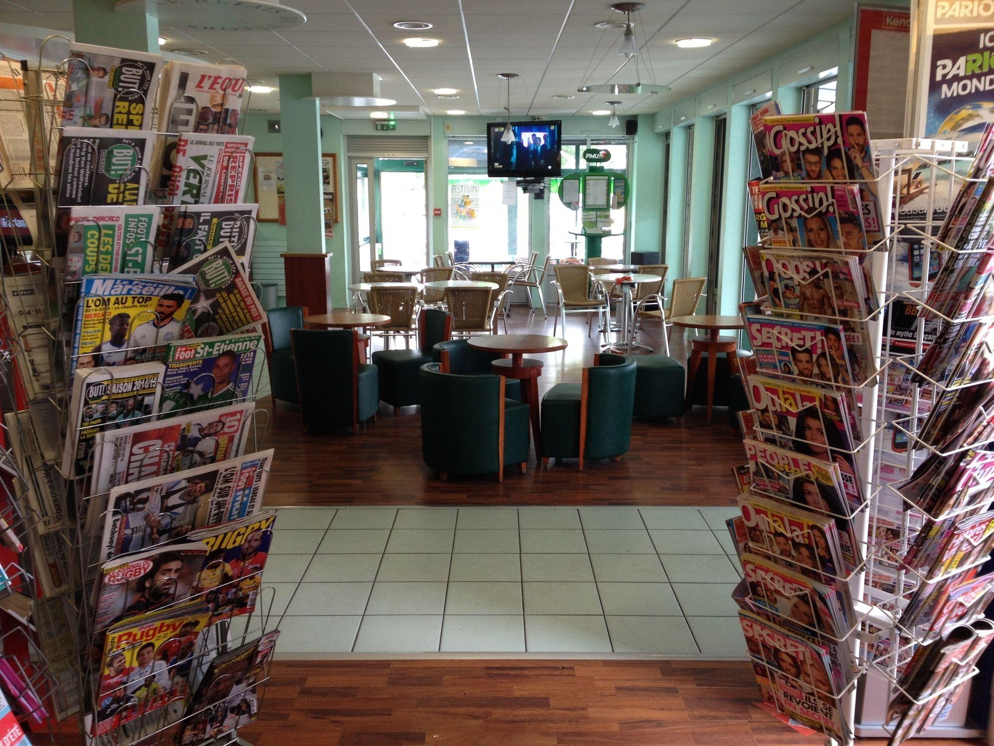 Bar/Salón Le Relais du Velors